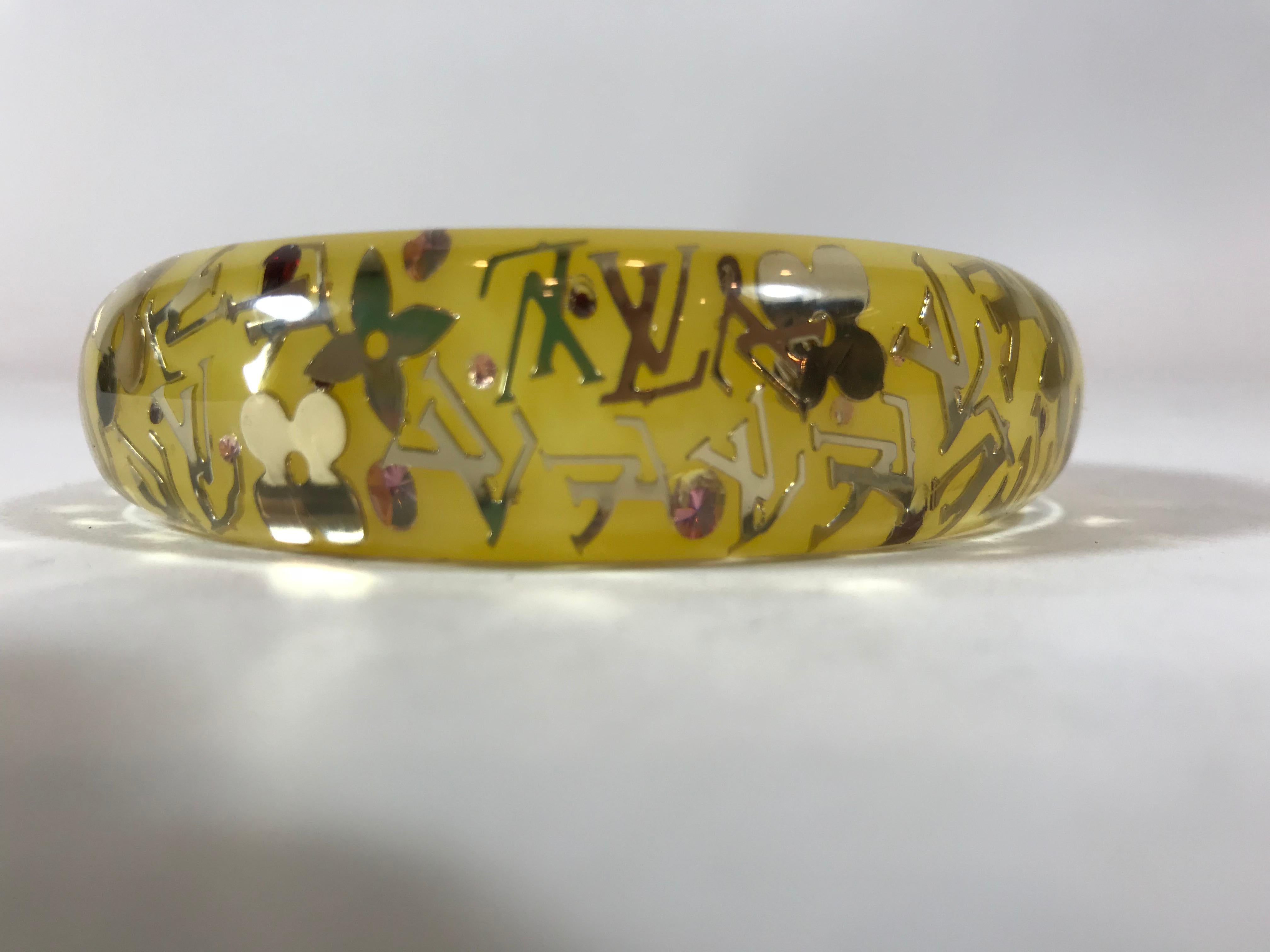 Louis Vuitton Yellow Gold Clear Resin Wide Inclusion Bangle Bracelet For Sale 2