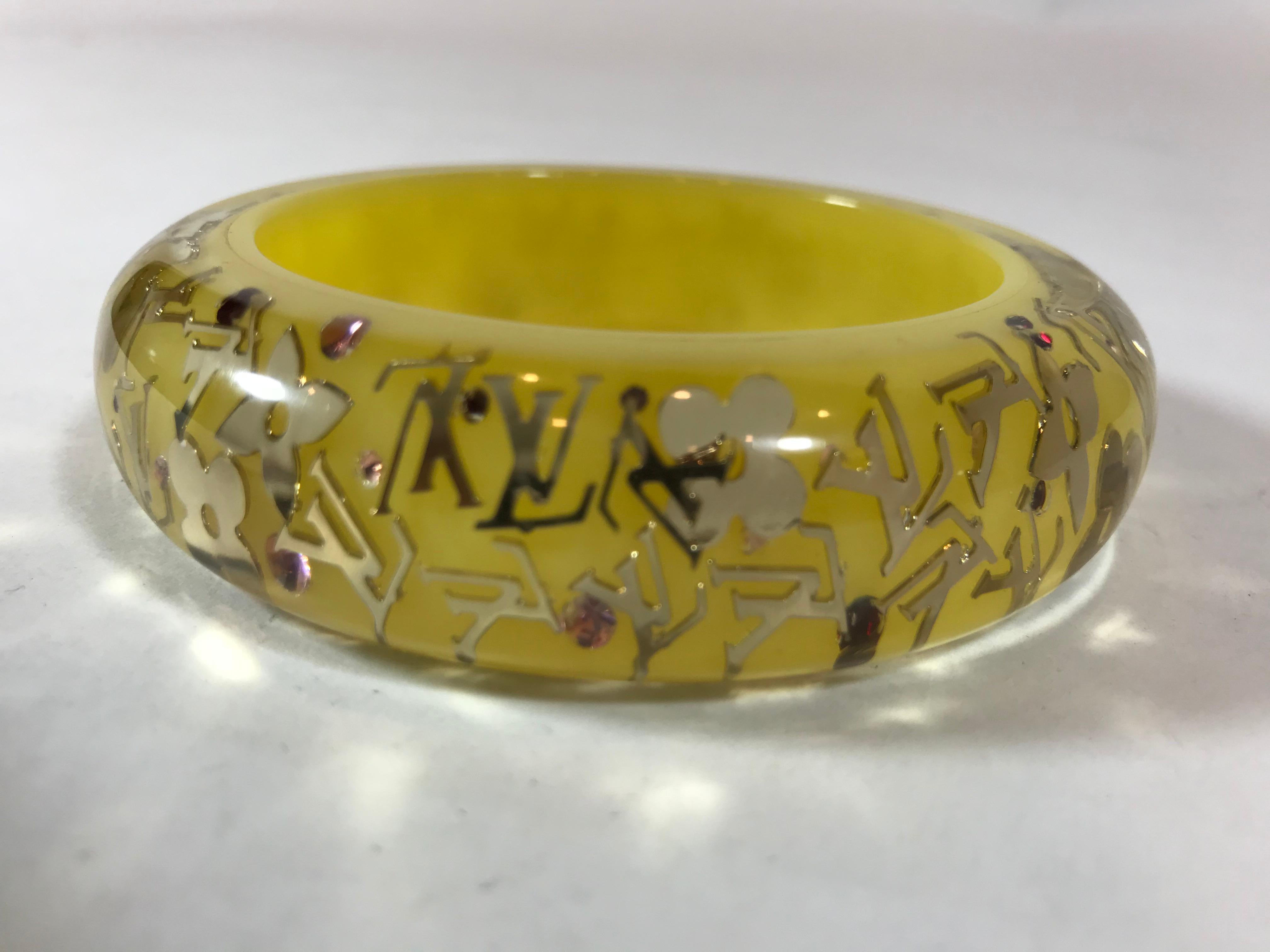 Louis Vuitton Yellow Gold Clear Resin Wide Inclusion Bangle Bracelet For Sale 3