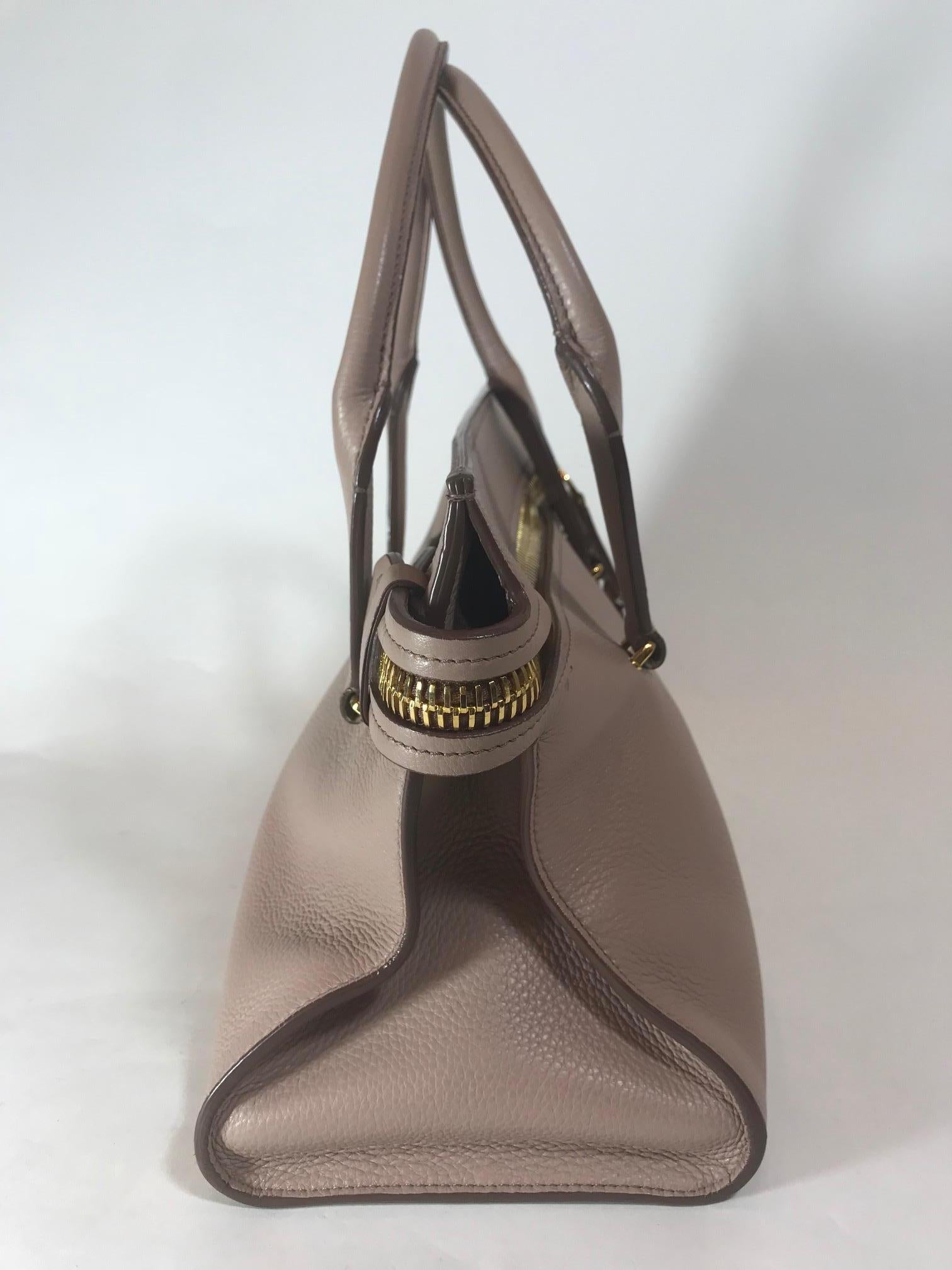 Tom Ford Grained Leather Tote In Good Condition For Sale In Roslyn, NY