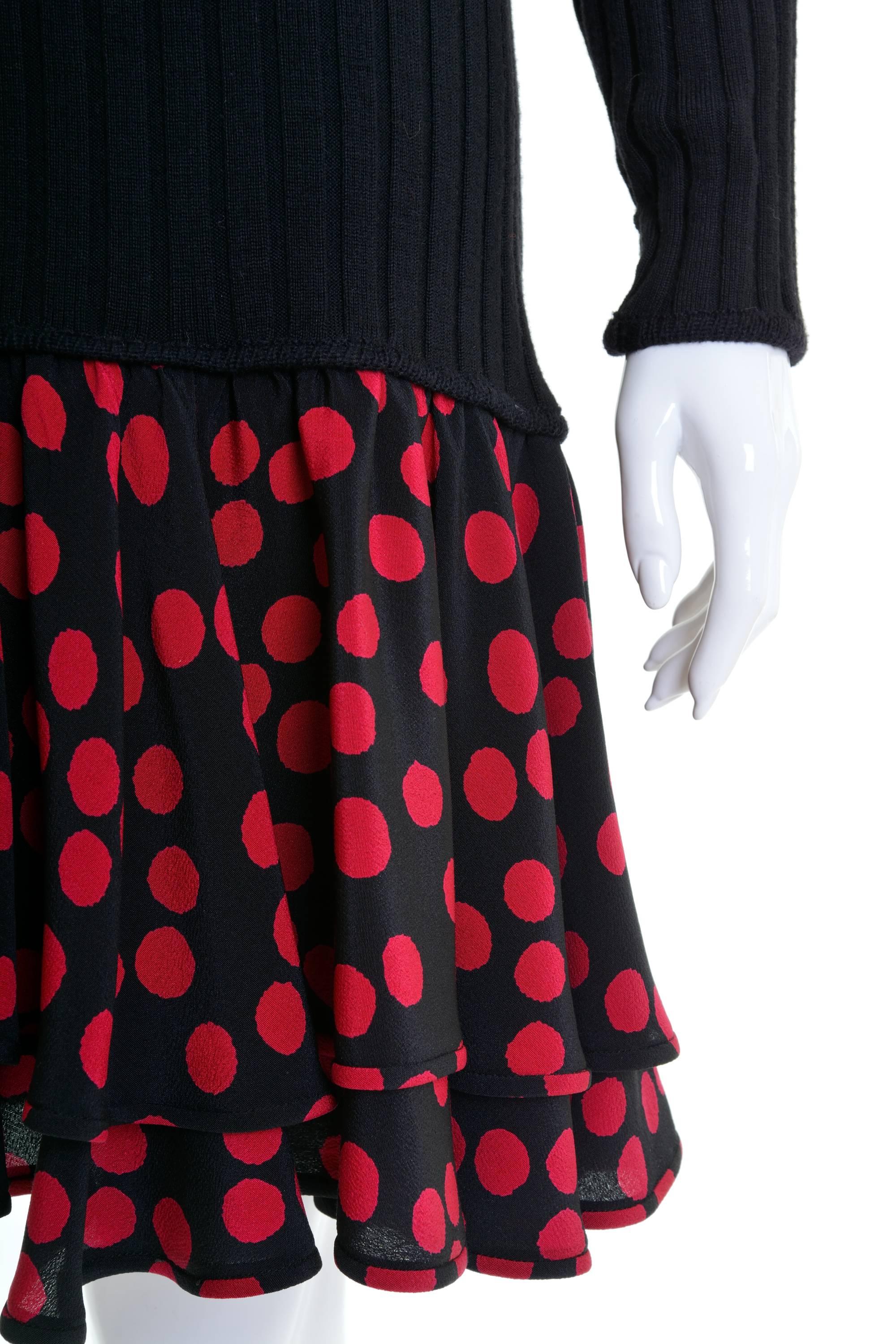 1980s UNGARO Black Knitted Wool and Magenta Polka Dots Dress In Excellent Condition For Sale In Milan, Italy