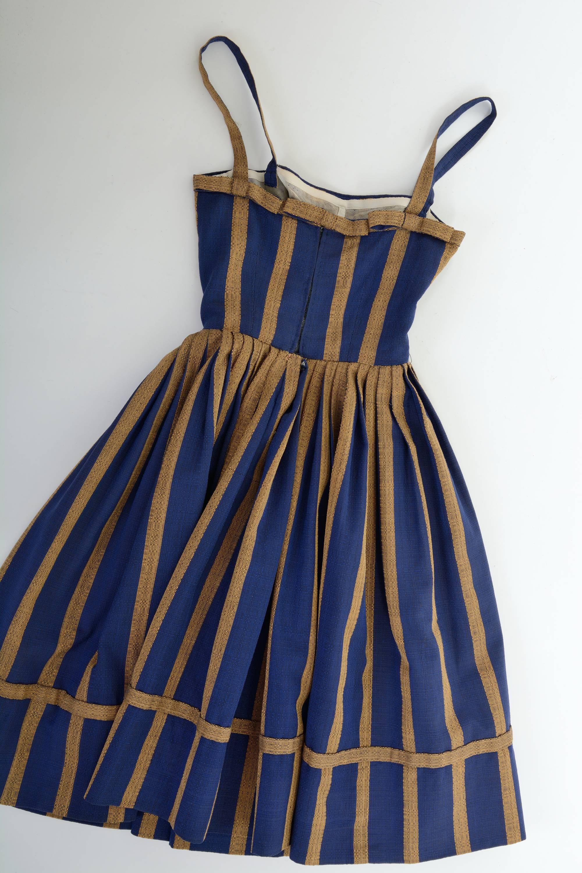 1950s Striped Cotton Spaghetti Strap Circle Skirt Dress In Good Condition For Sale In Milan, Italy