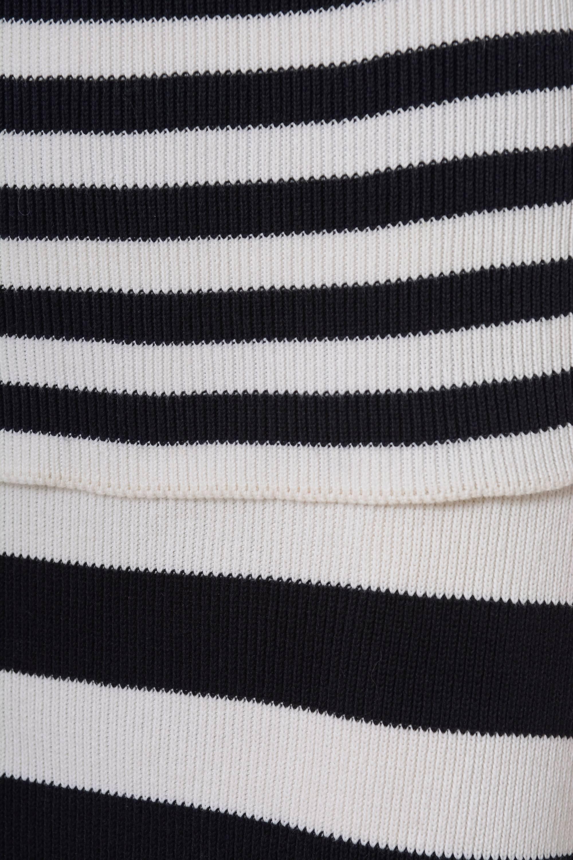 Salvatore Ferragamo Striped Black and White Jersey Sweater and Skirt In Excellent Condition For Sale In Milan, Italy