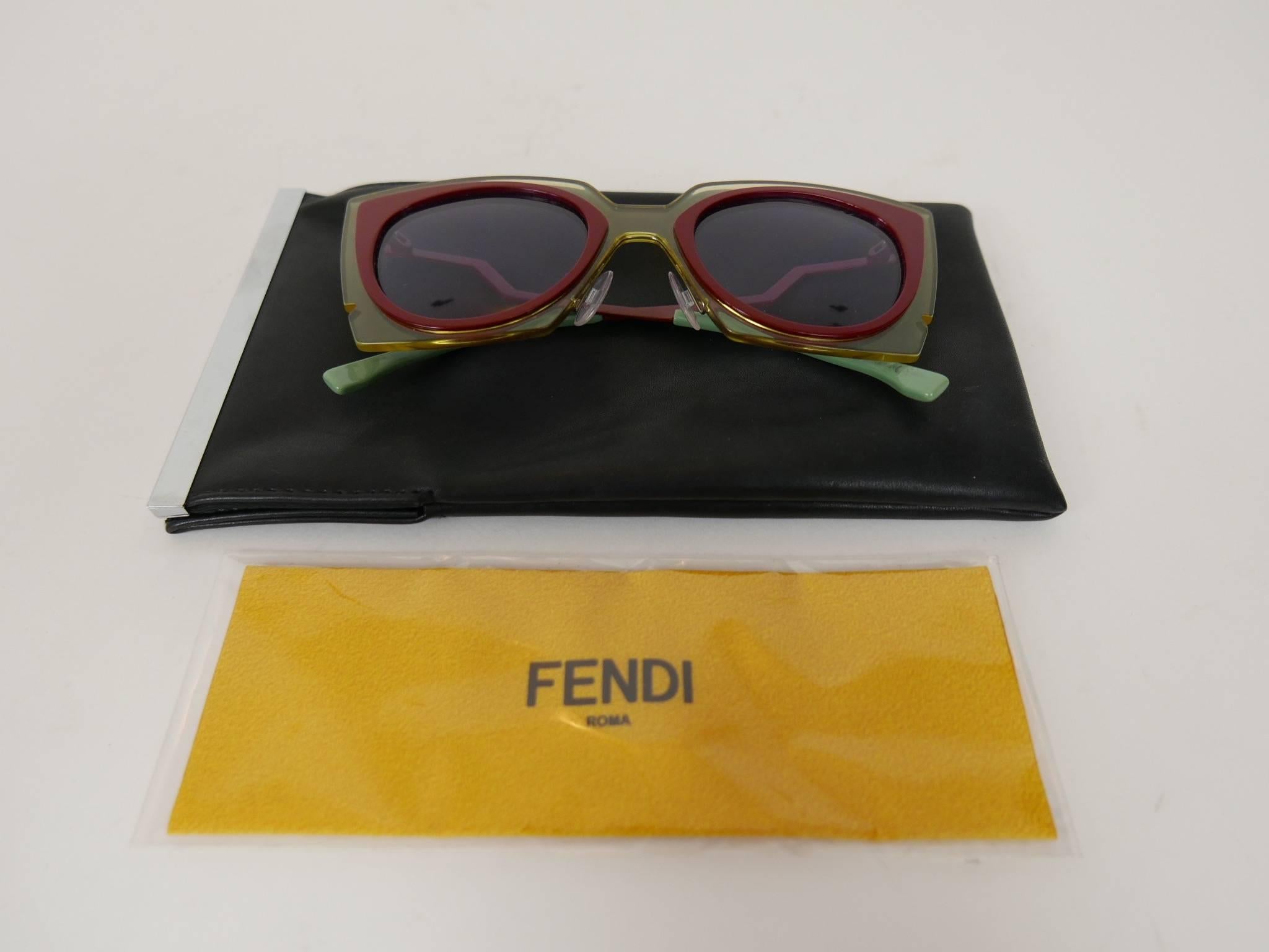 FENDI 0117/S Orchid Fashion Show Cat Eye Sunglasses Burgundy Red/Purple In New Condition In Milan, Italy