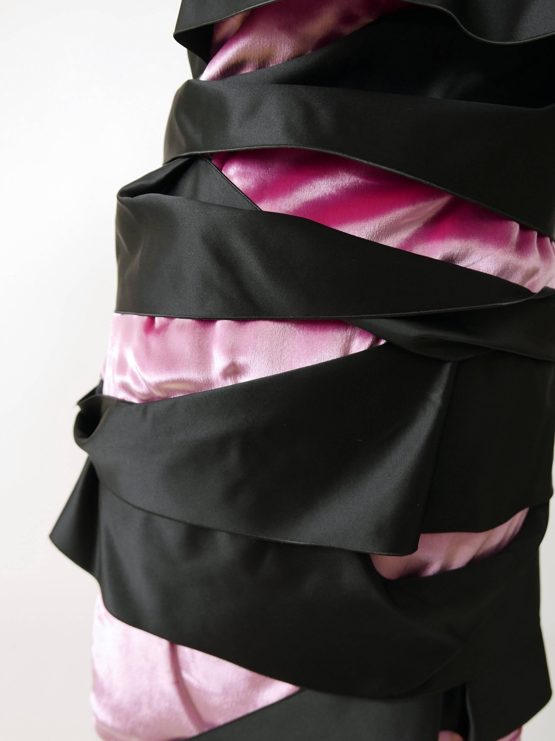 Women's MARC JACOBS Black and Pink Strapless Mini Dress For Sale