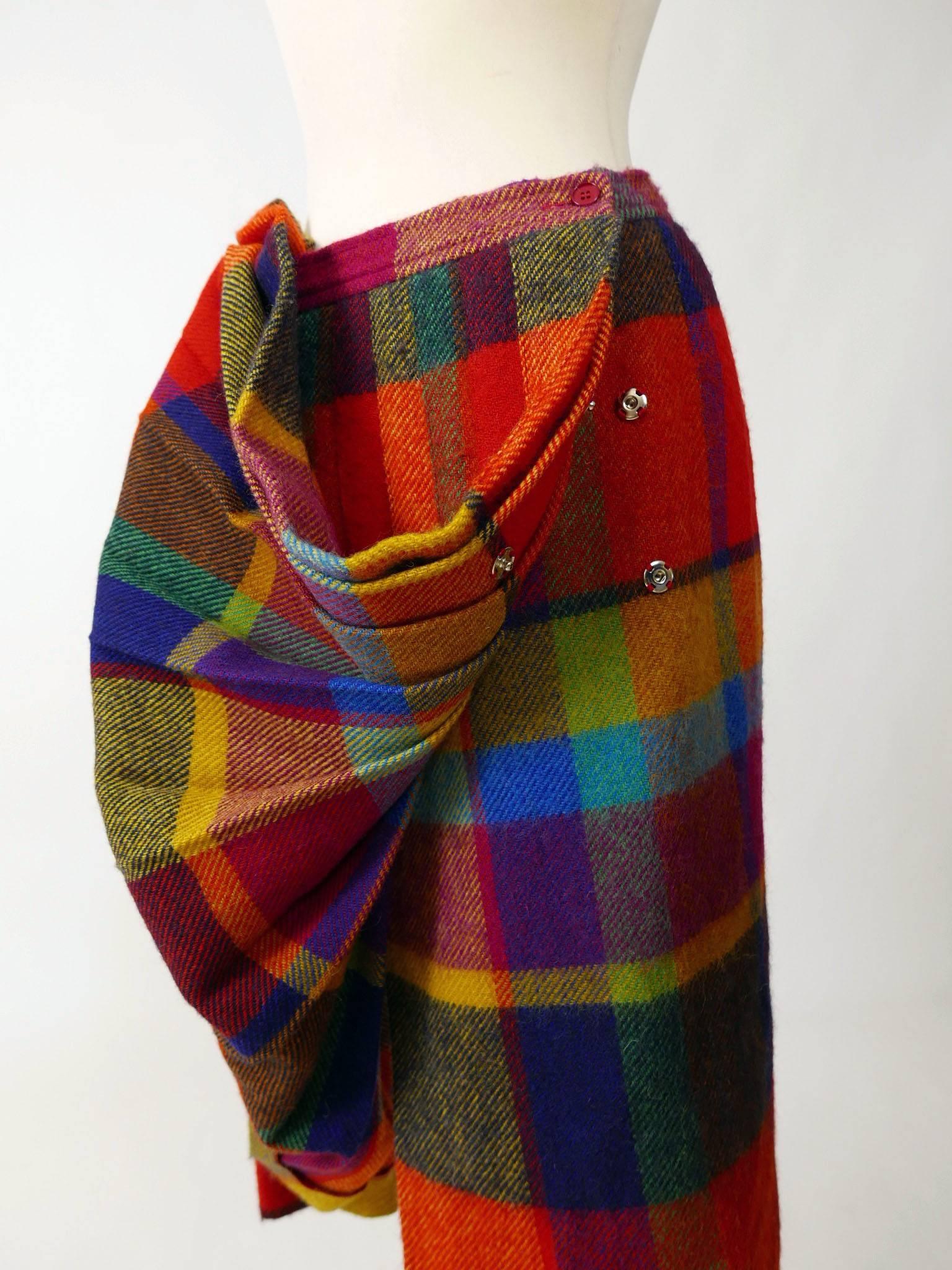 1980s YVES SAINT LAURENT Rive Gauche Plaid Tartan Wool Skirt In Good Condition In Milan, Italy