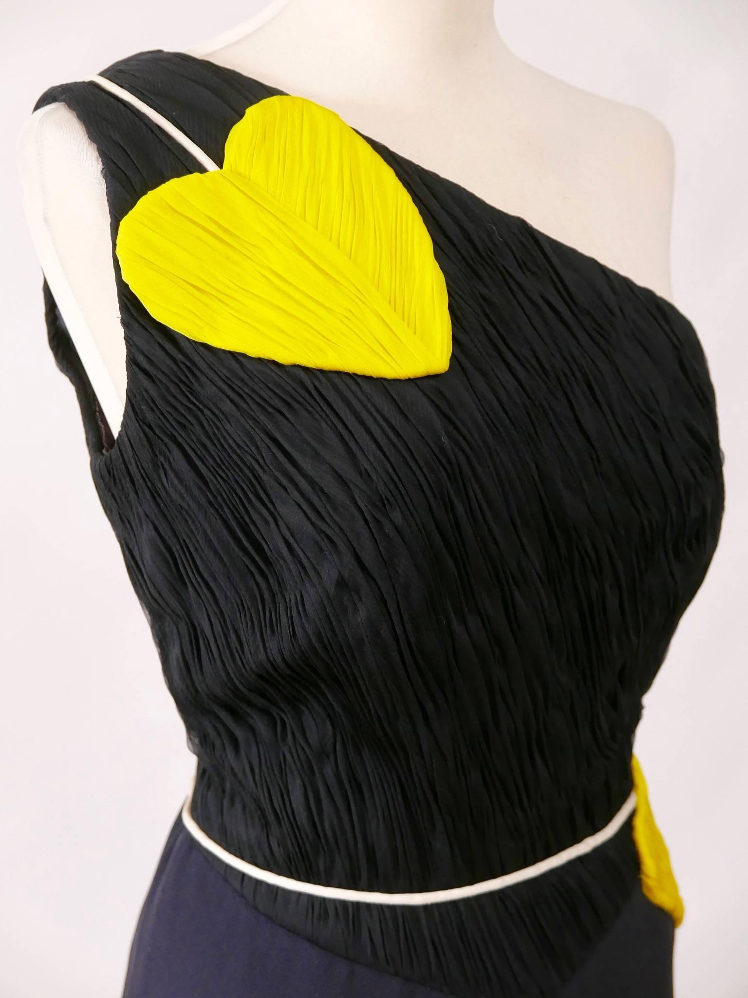Women's 1990s RAFFAELLA CURIEL Black Pleateds One Shoulder Cocktail Dress For Sale