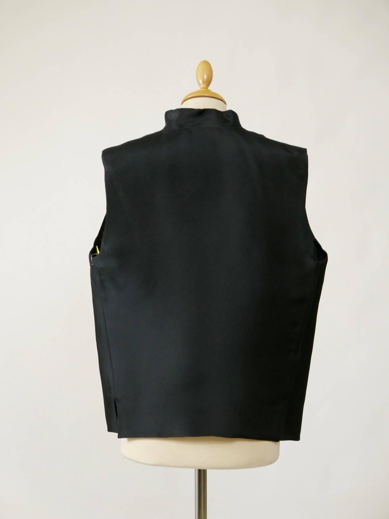 1990s GIANFRANCO FERRE' Black Minimal Vest In Excellent Condition For Sale In Milan, Italy