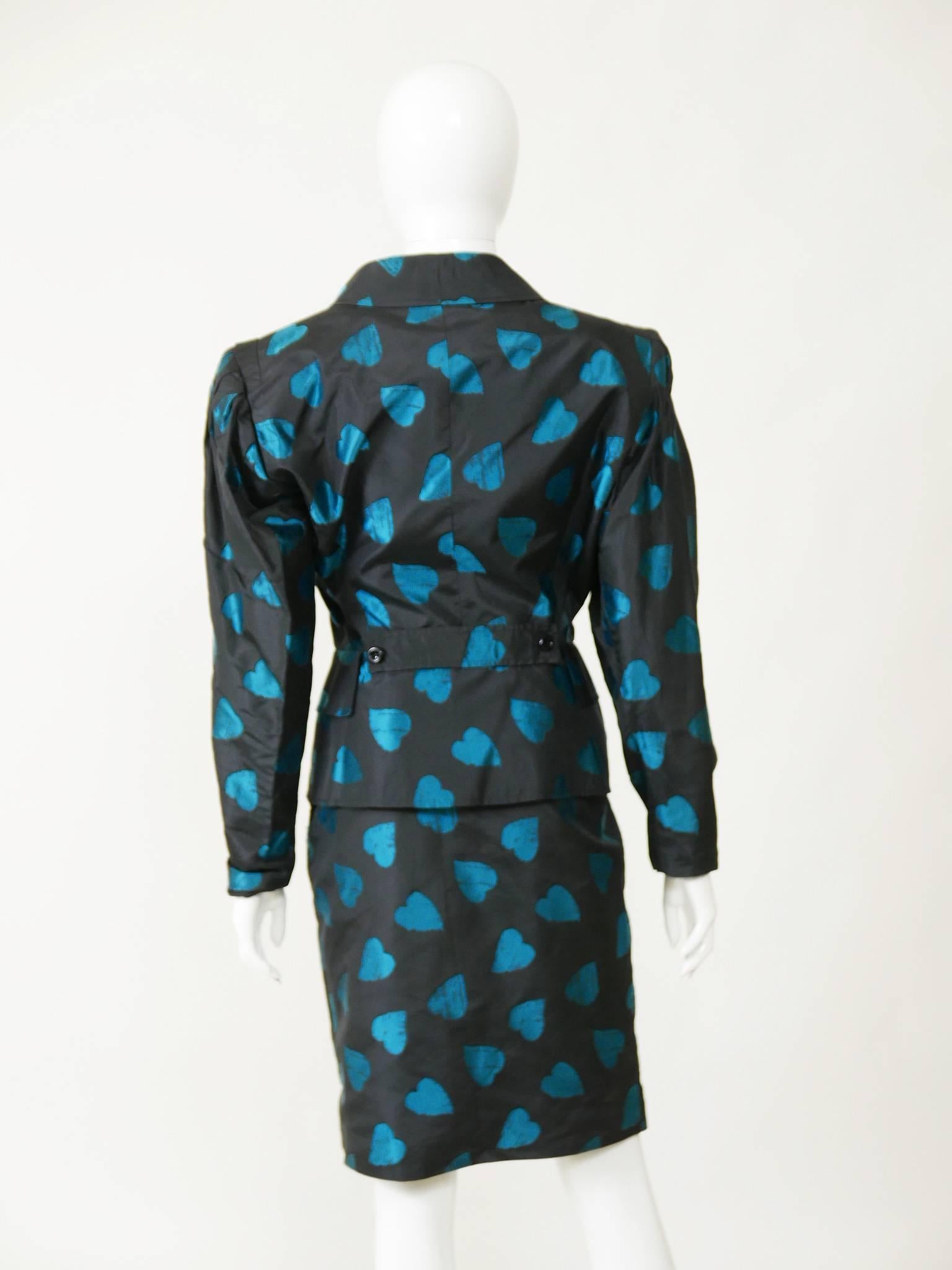 1980s UNGARO Black Taffeta Hearts Print 2 pc Suit Dress In Good Condition In Milan, Italy