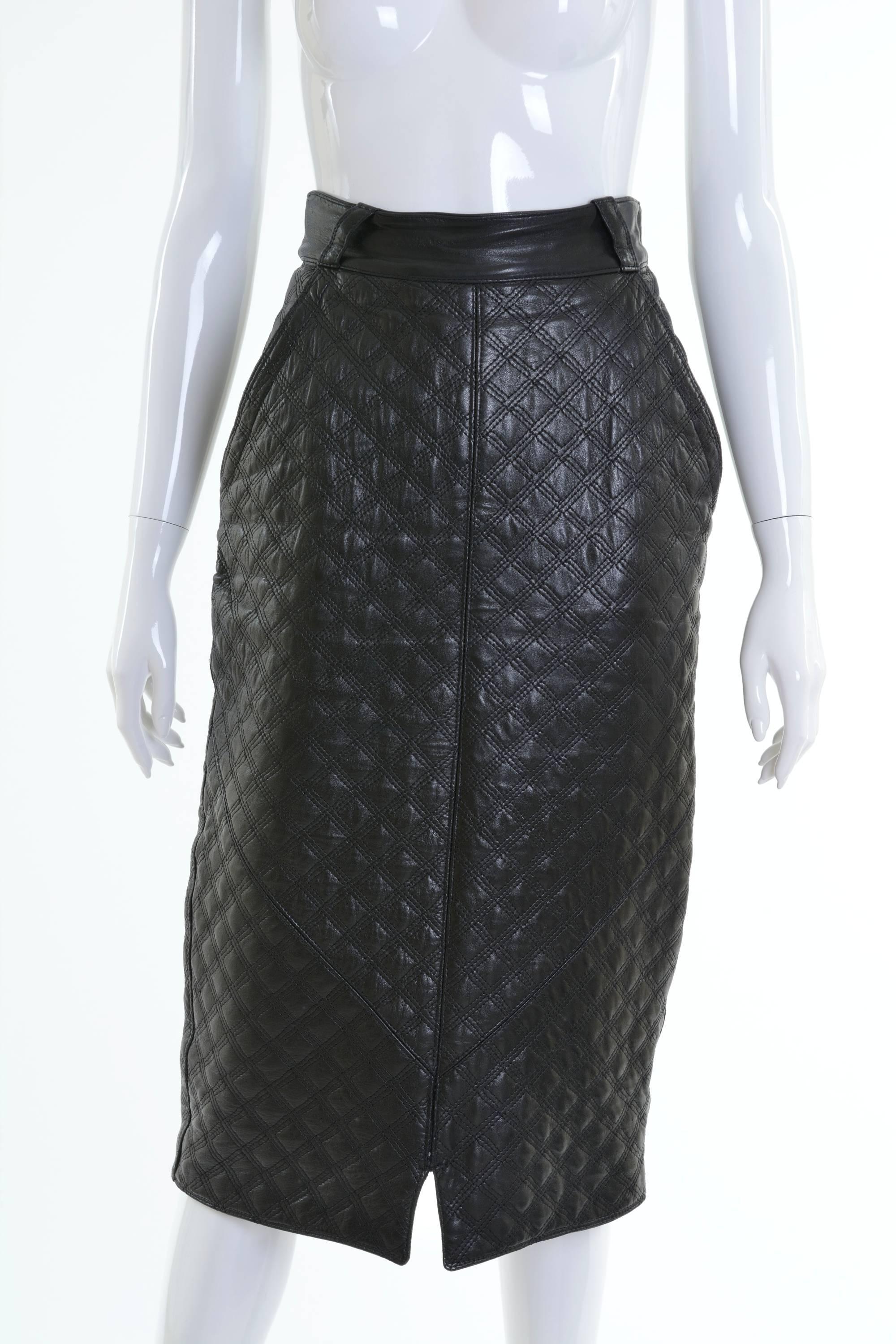 1980s GIANNI VERSACE Black Leather Suit Dress In Good Condition For Sale In Milan, Italy