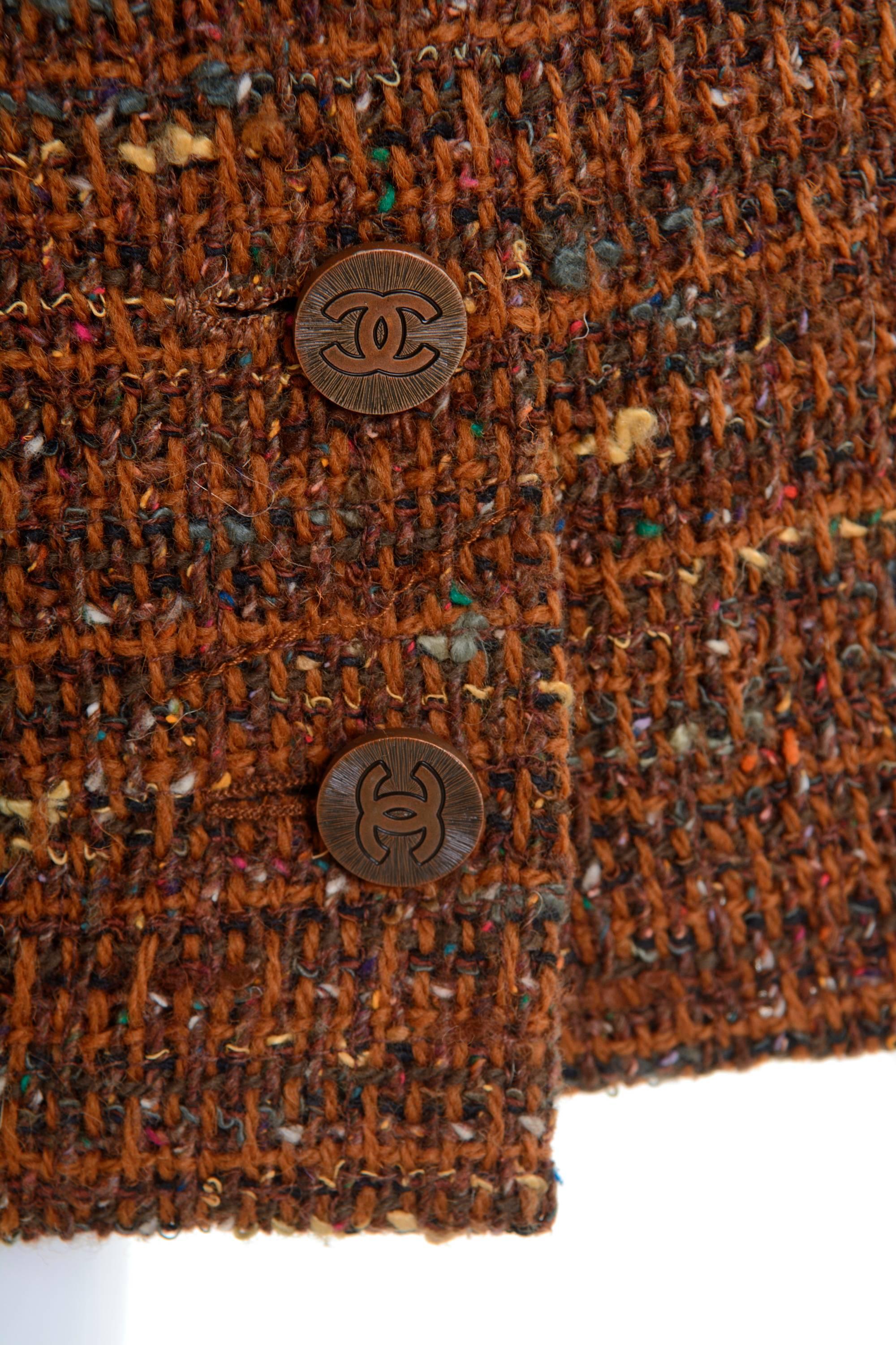 1990s CHANEL Brown Boucle Suit Dress For Sale 2