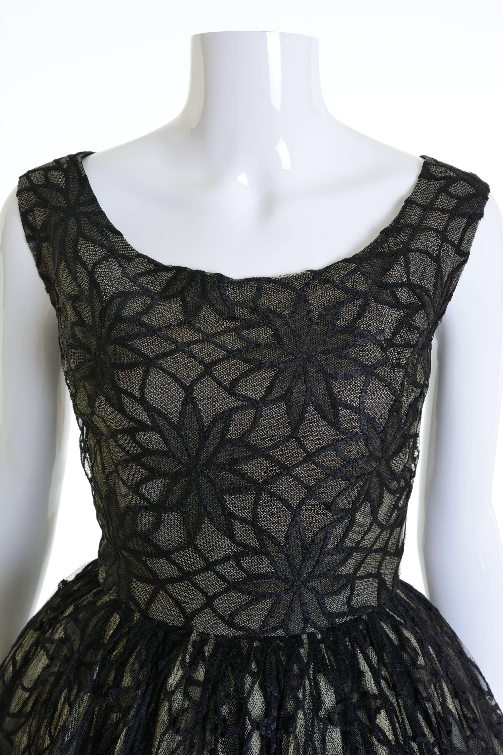 1950s Vintage Black Lace Cocktail Dress In Good Condition In Milan, Italy
