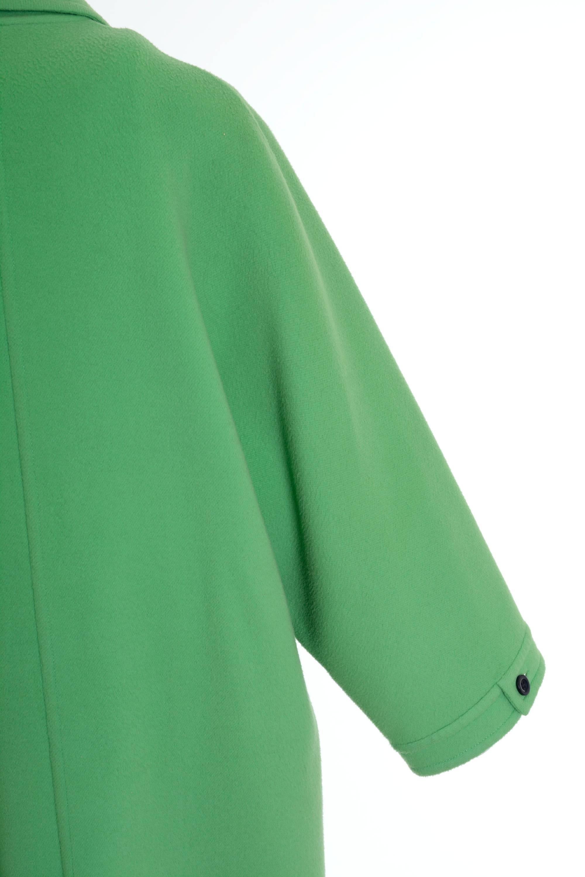 1980s VALENTINO COUTURE Apple Green Oversize Coat In Good Condition In Milan, Italy