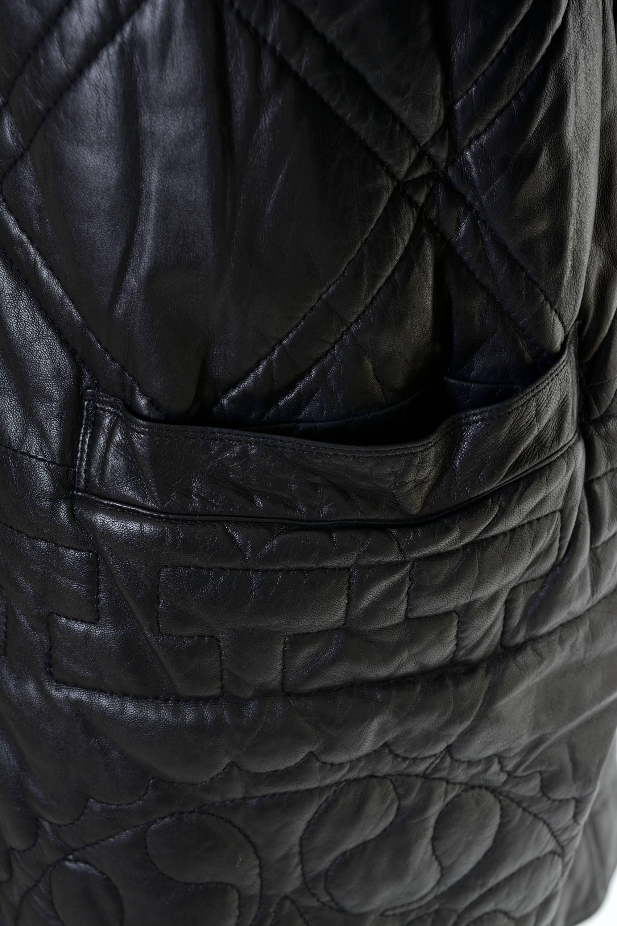 1980s GIANNI VERSACE Long Leather Hooded Jacket In Excellent Condition For Sale In Milan, Italy