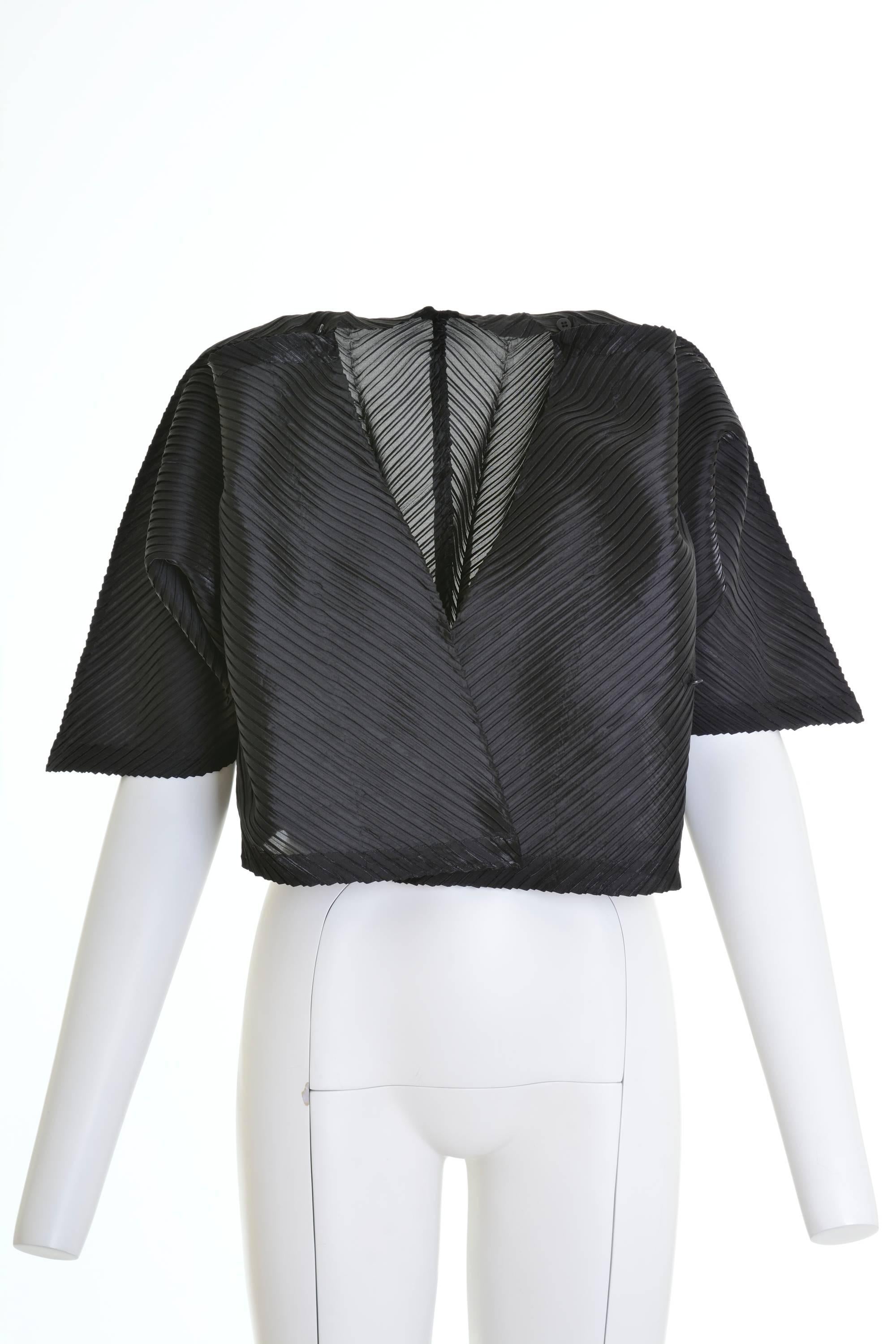 Women's ISSEY MIYAKE Black Pleateds Shirt Top For Sale