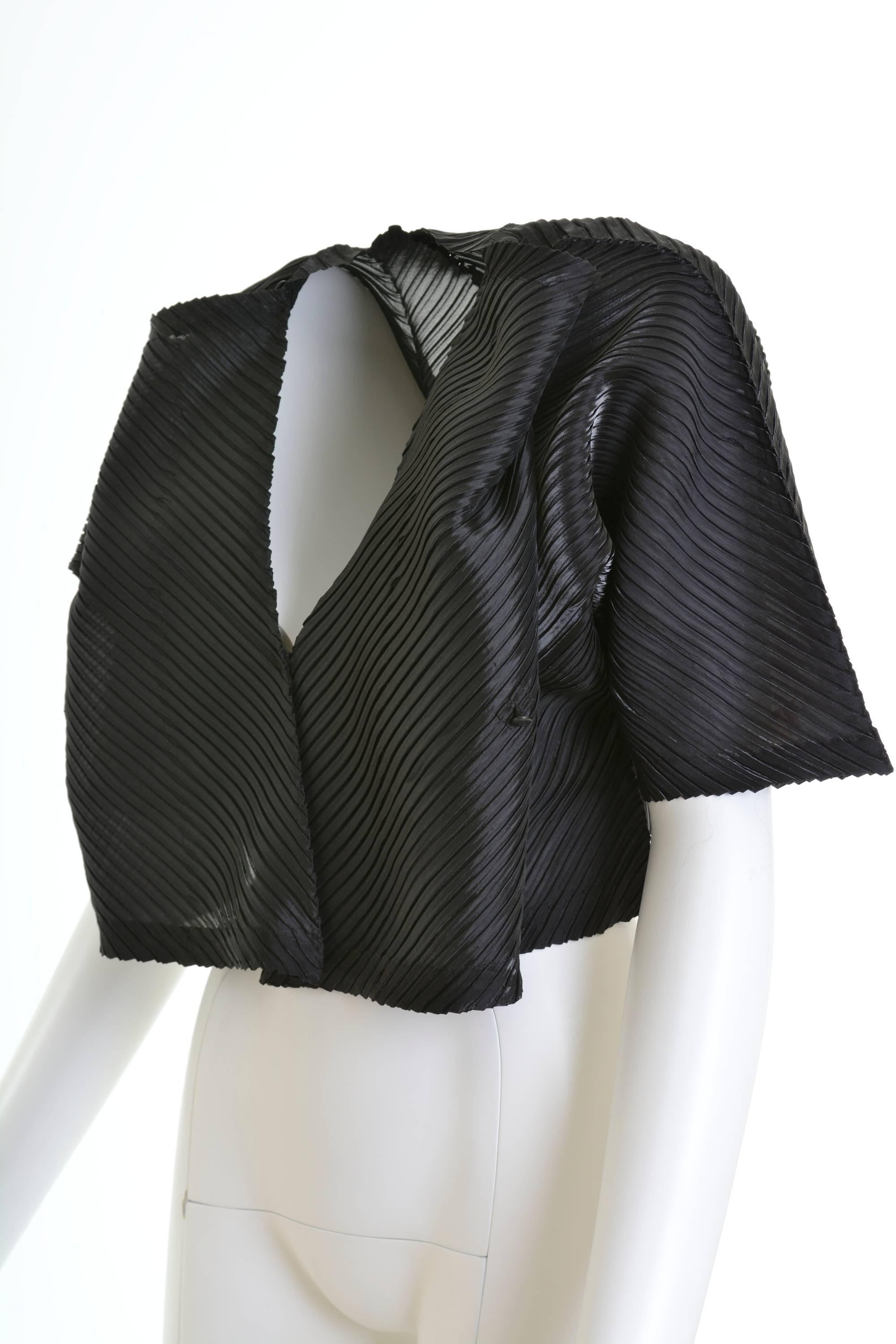ISSEY MIYAKE Black Pleateds Shirt Top For Sale 1