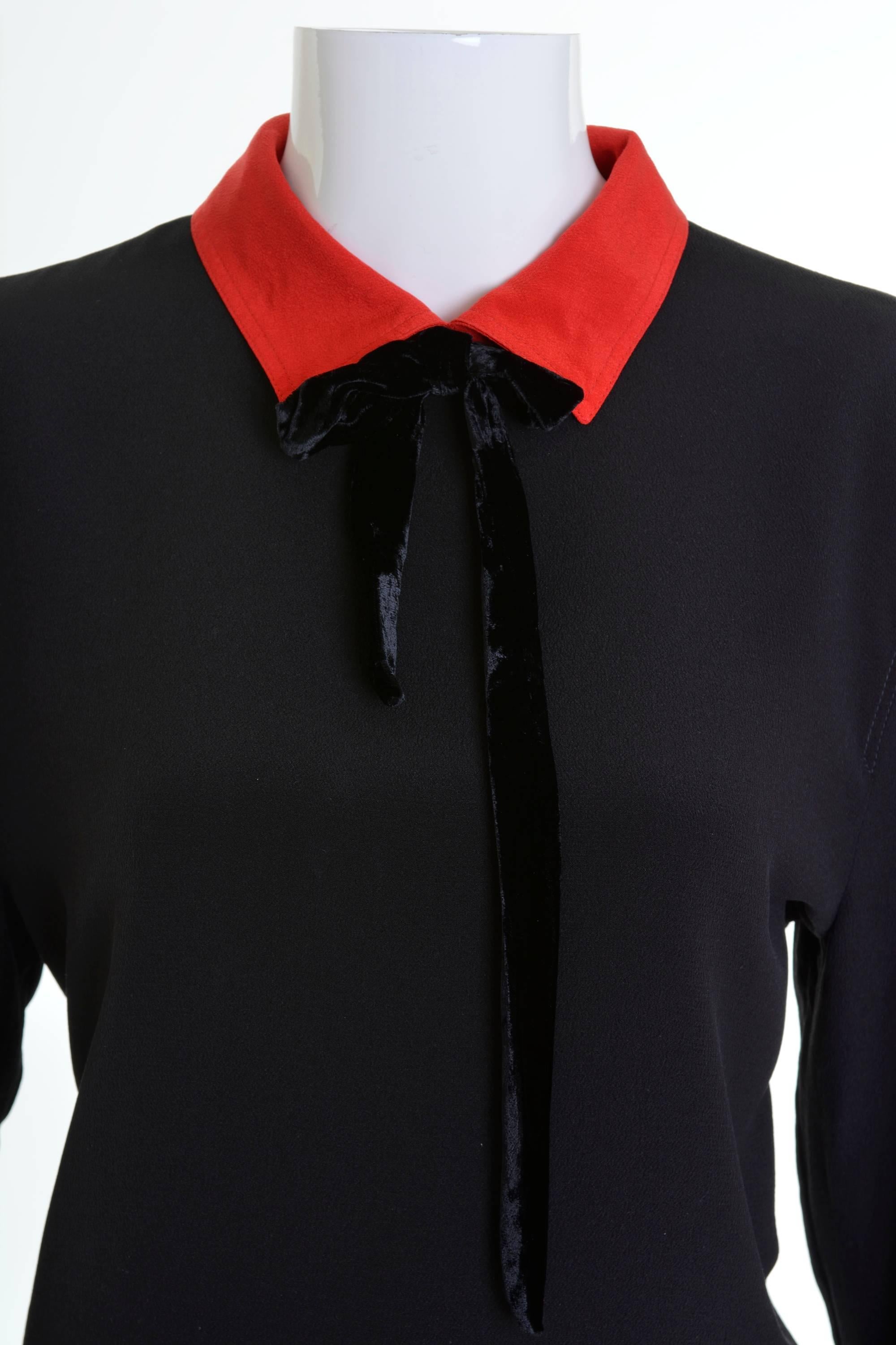 Women's 1980s VALENTINO Boutique Black and Red Silk Blouse Shirt For Sale