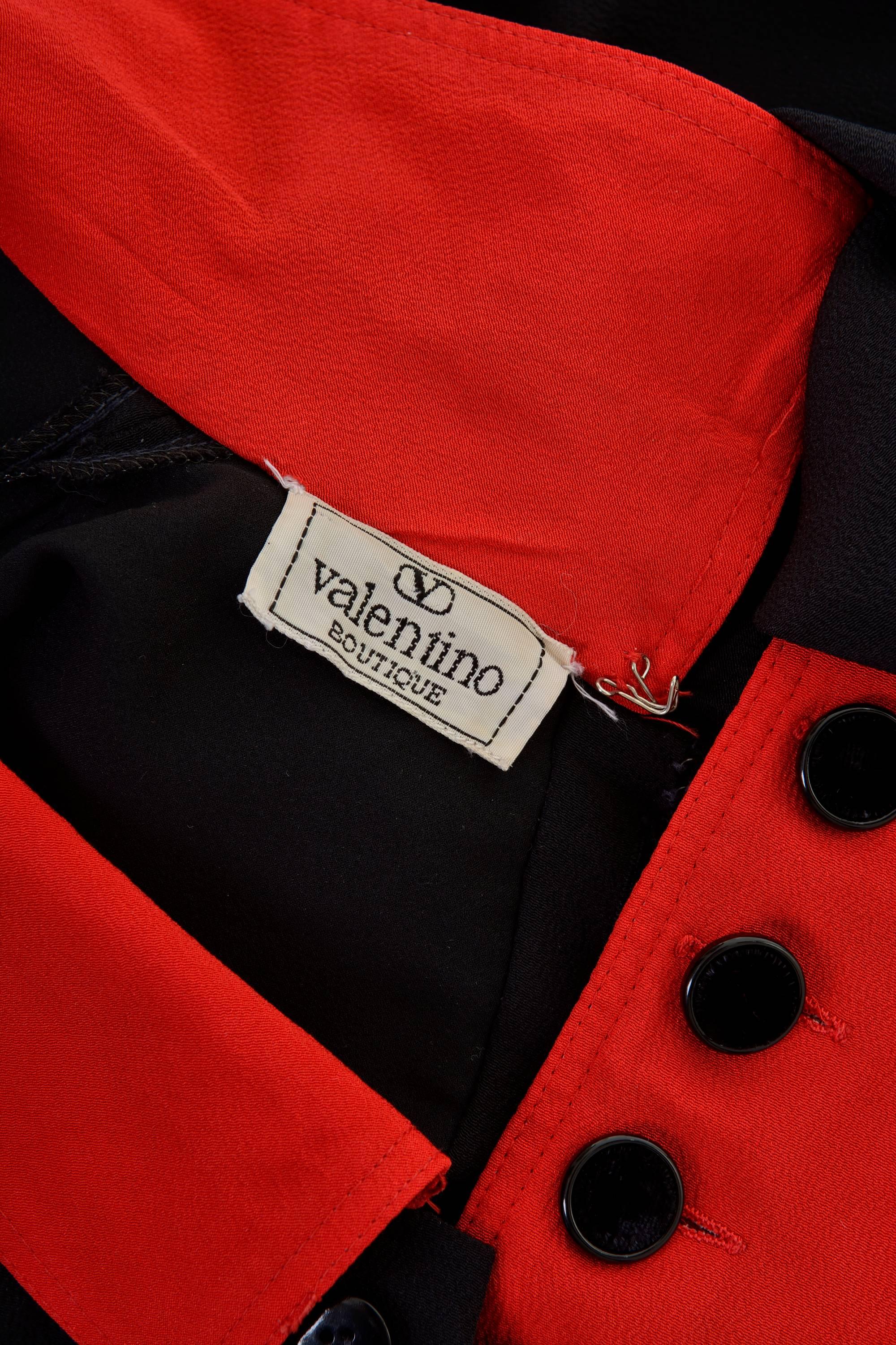 1980s VALENTINO Boutique Black and Red Silk Blouse Shirt For Sale 2
