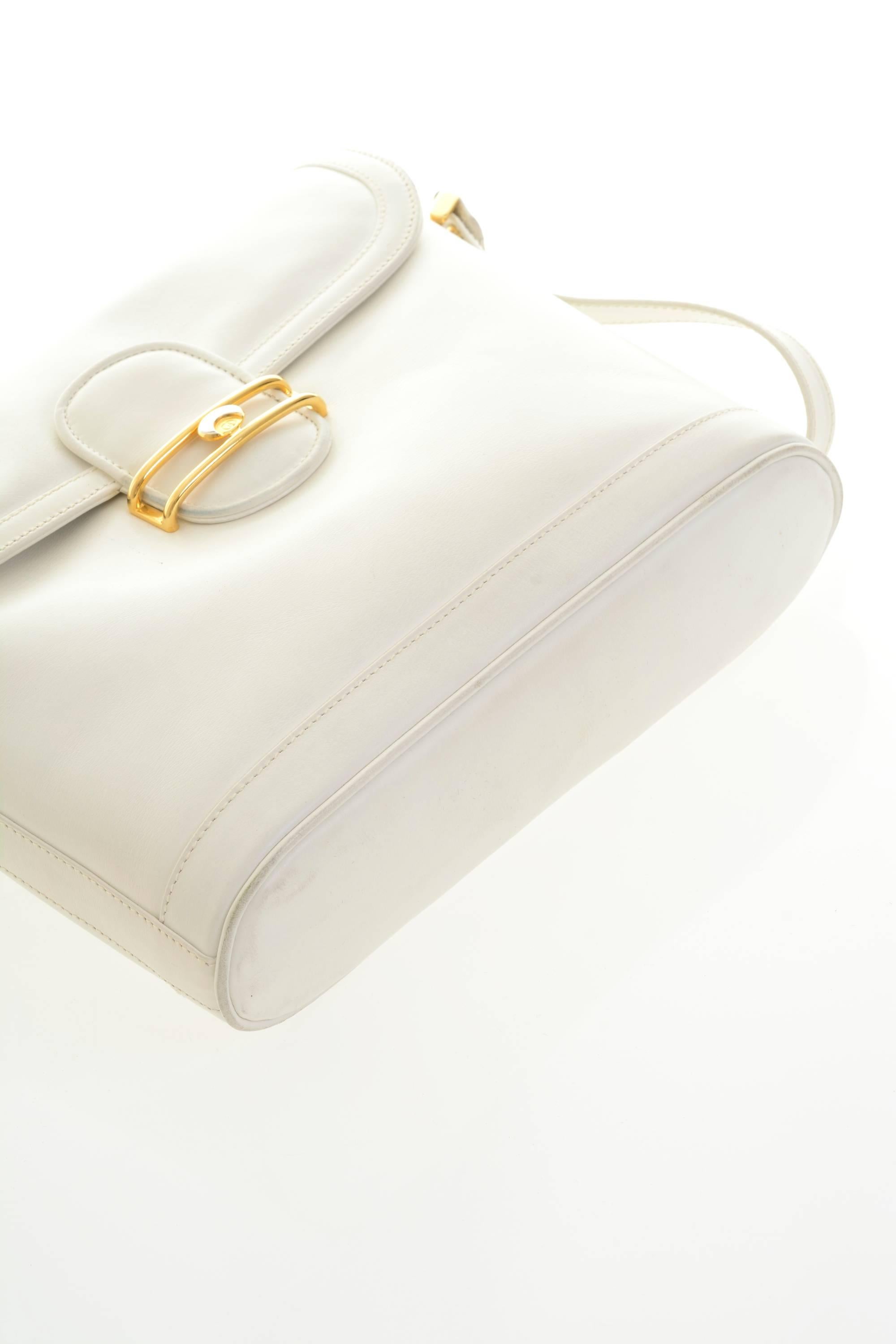1970s GUCCI Authentic Rare White Leather Shoulder Bag In Good Condition In Milan, Italy