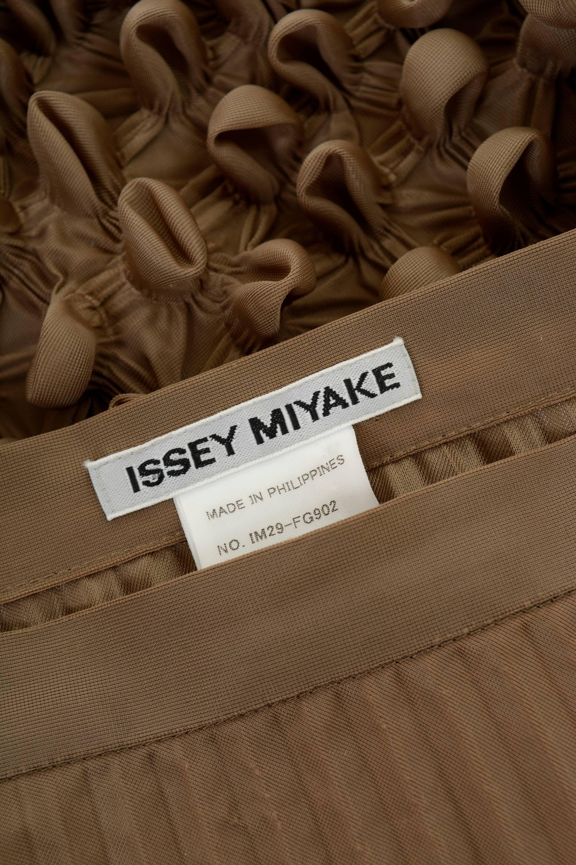 ISSEY MIYAKE Authentic Origami Pleateds Skirt In Excellent Condition In Milan, Italy