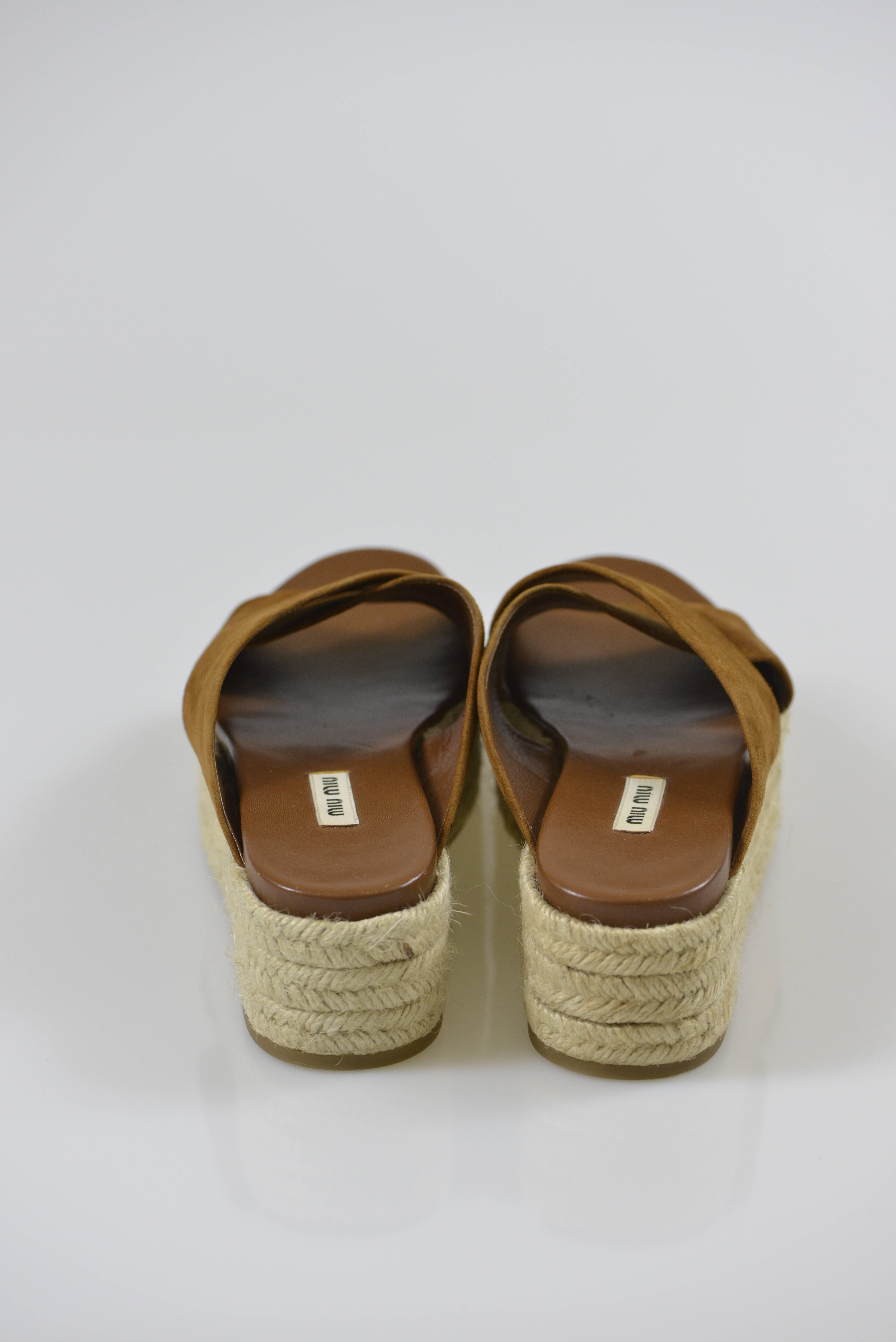 MIU MIU PRADA Brown Suede Leather Espadrille Platform Sandals Mules In Excellent Condition In Milan, Italy