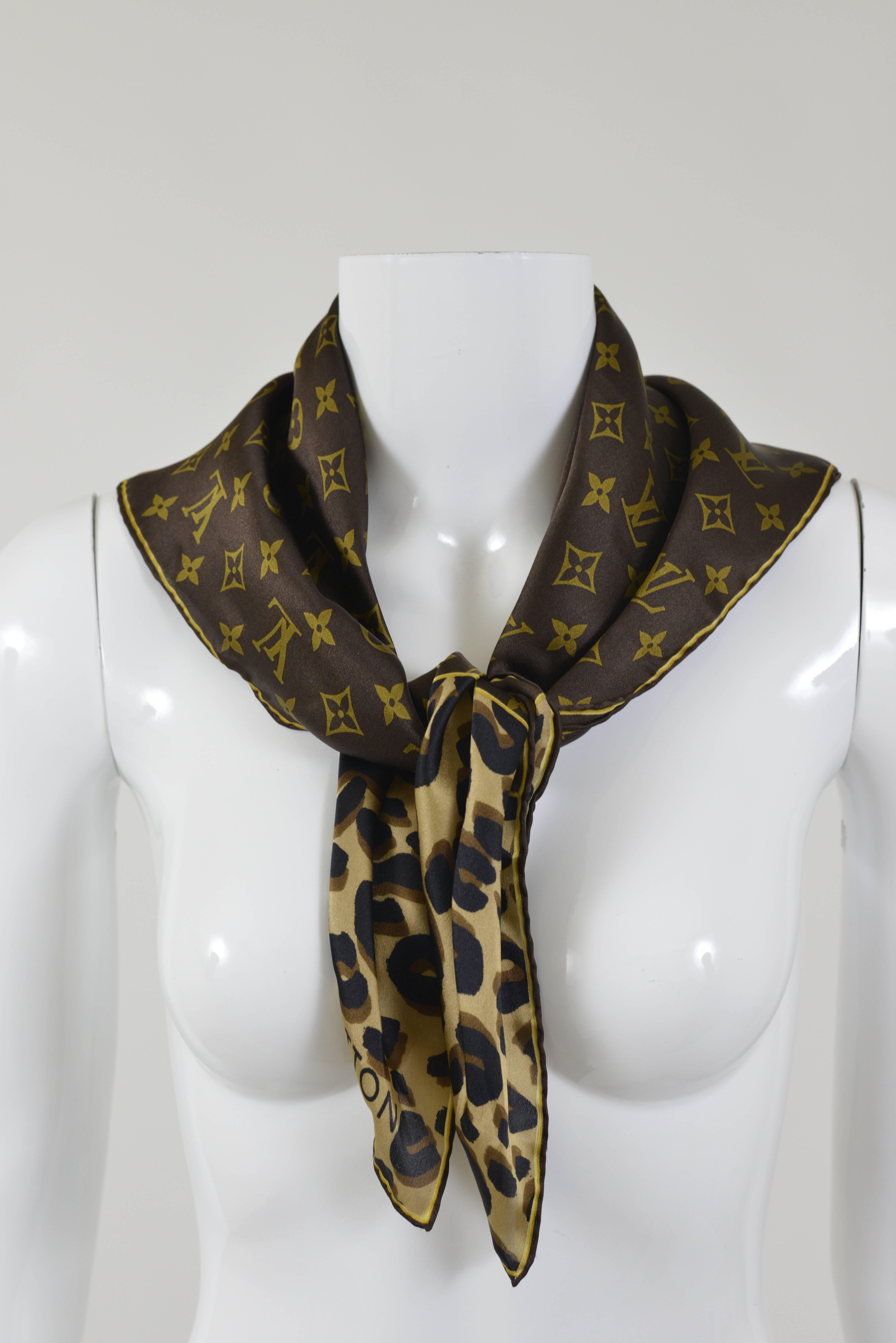 This authentic Louis Vuitton Scarf is 100% silk and has typical background with LV monogram motif. 
Made in Italy

Excellent condition 

MEASUREMENTS:
27 x 27 inches