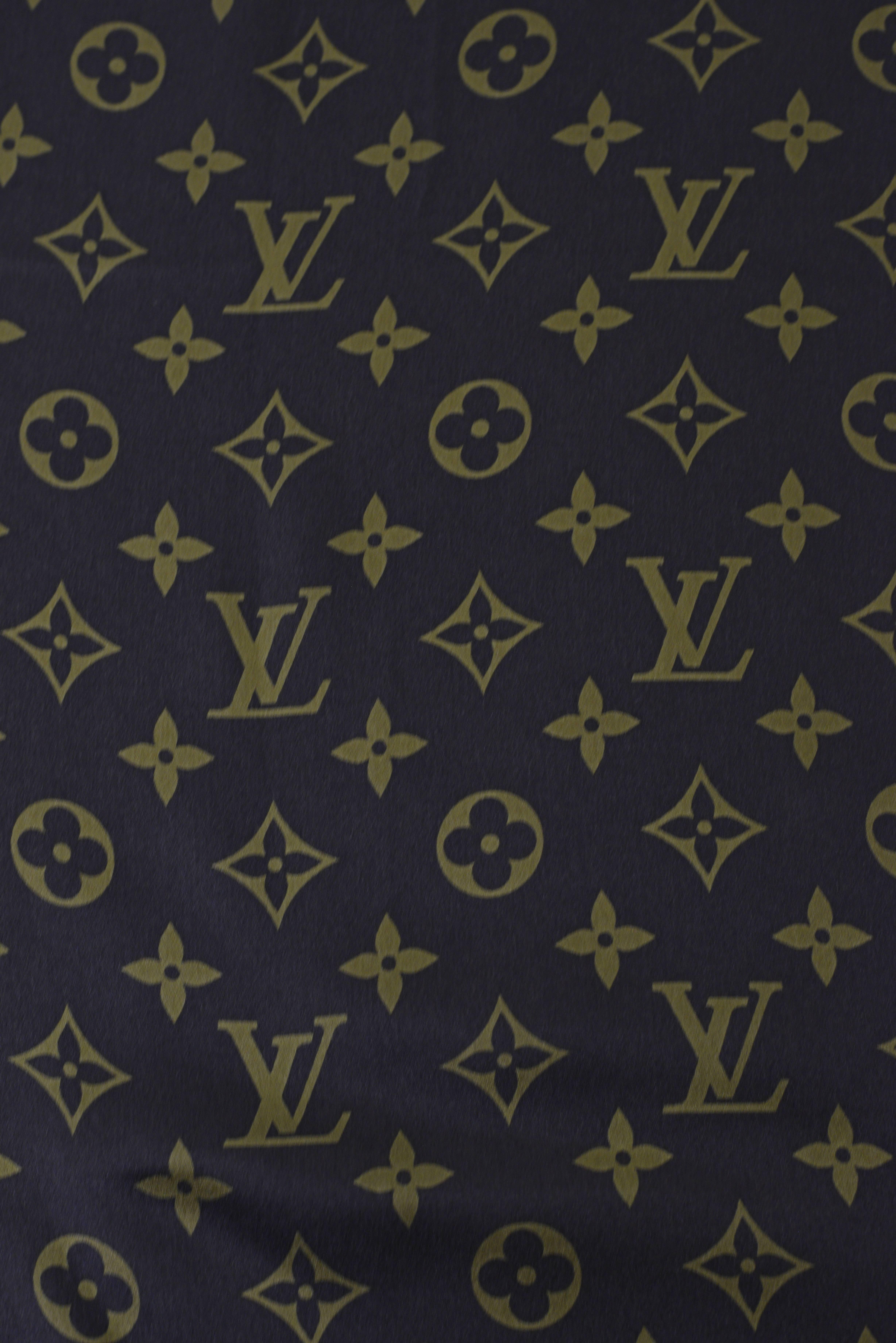 Women's or Men's LOUIS VUITTON Silk Monogram Scarf