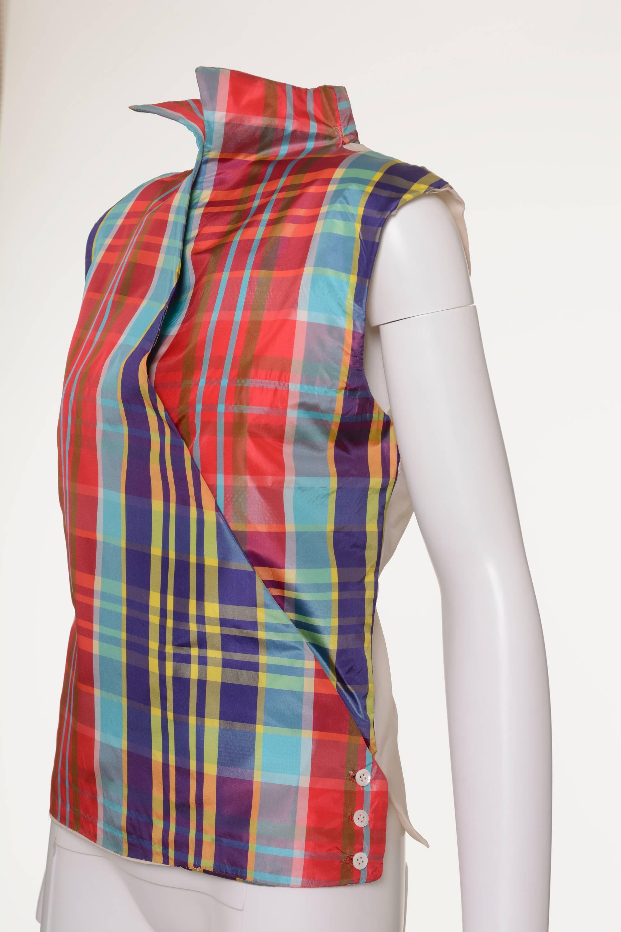 1990s GIANFRANCO FERRE' Tartan and White Taffeta Minimal Vest In Excellent Condition For Sale In Milan, Italy