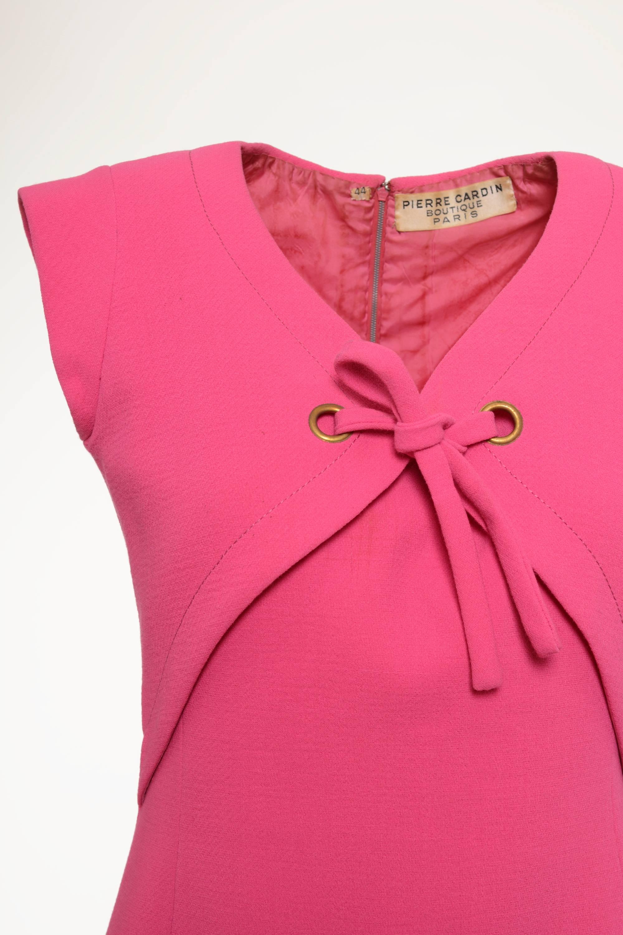 1960s PIERRE CARDIN Boutique Shocking Pink Mod Dress In Good Condition For Sale In Milan, Italy
