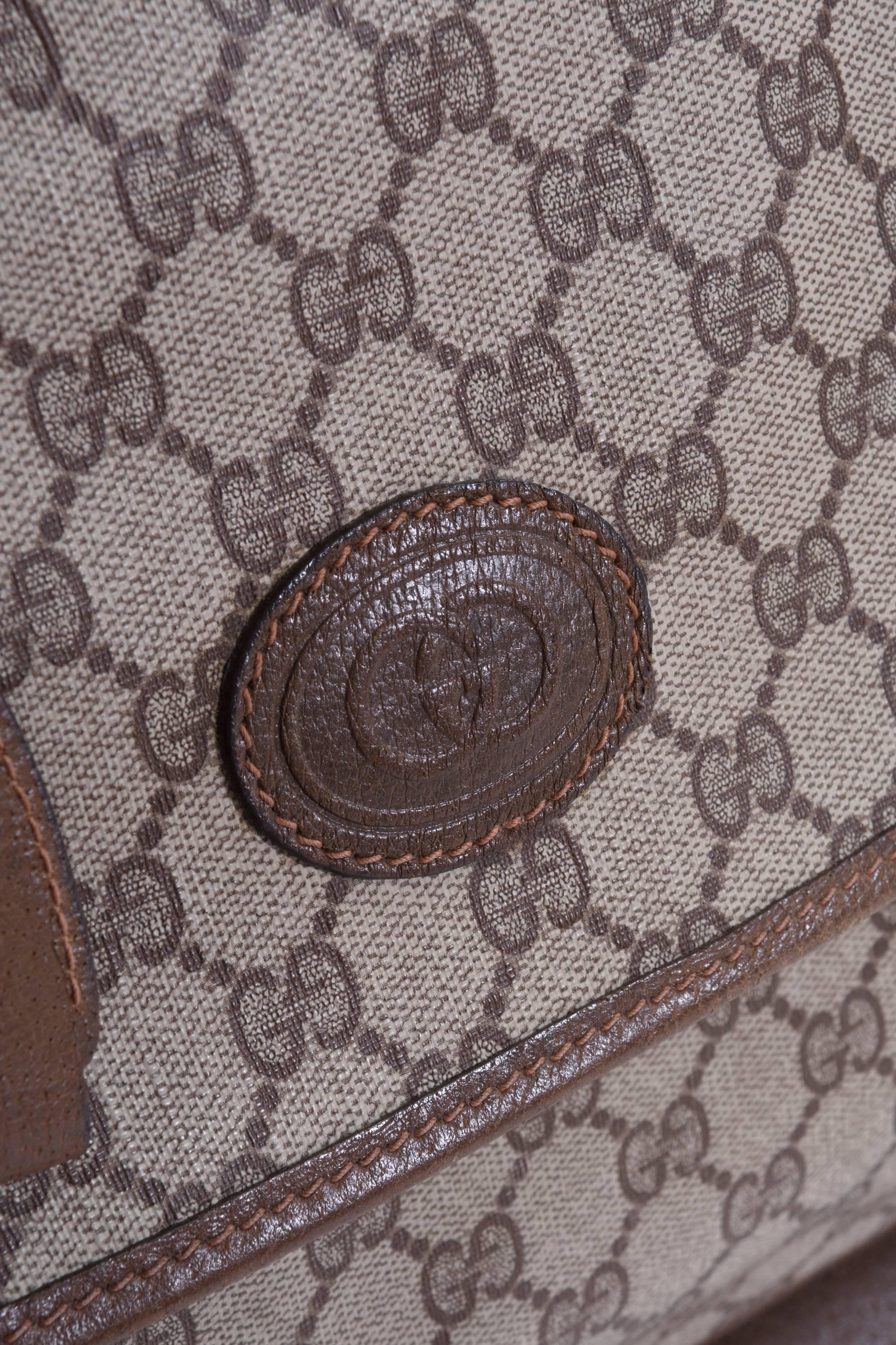 Women's or Men's 1980s GUCCI GG Monogram Brown Canvas Luggage Bag For Sale