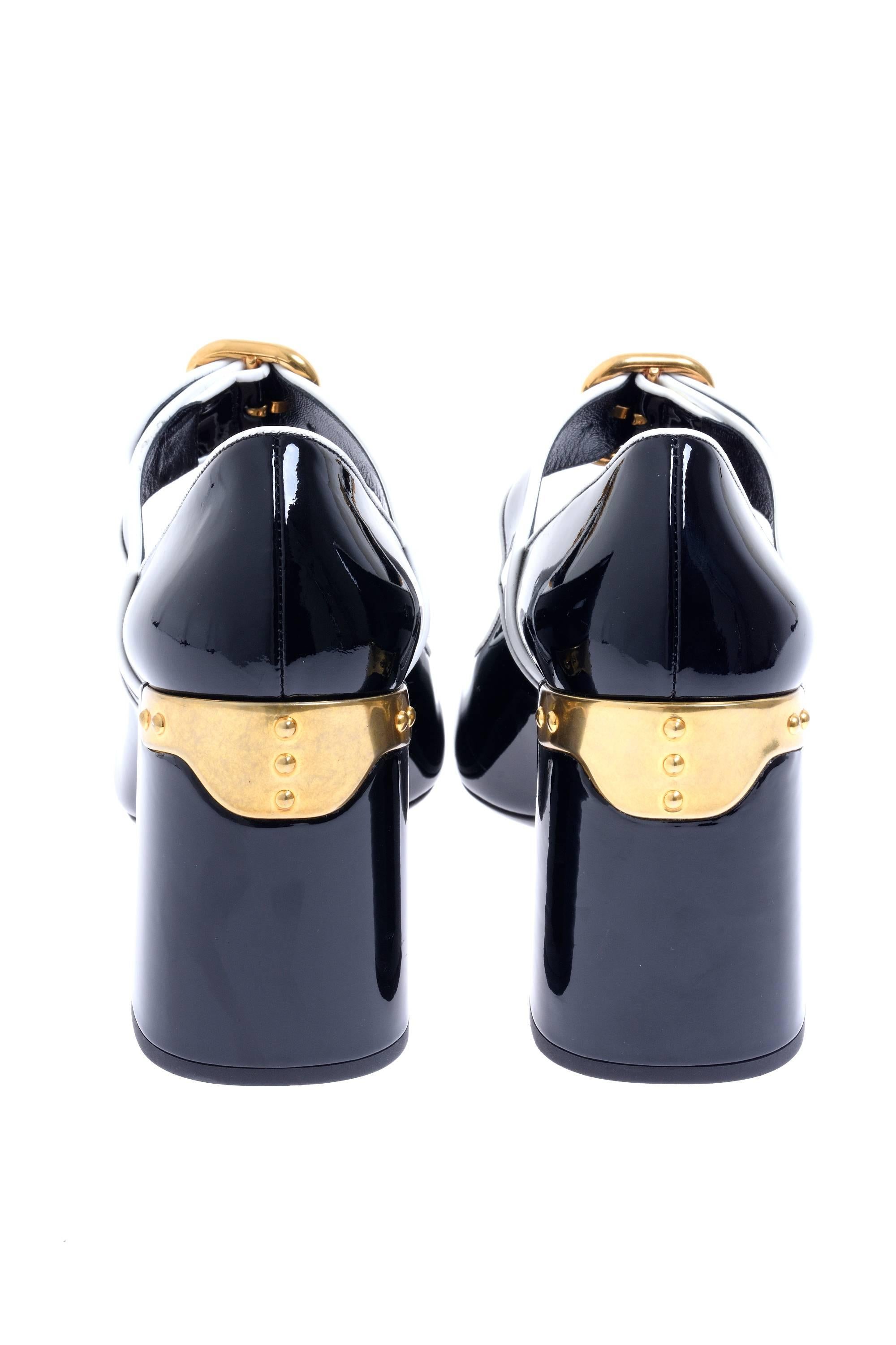 PRADA Black Patent Mary Jane Shoes  In Excellent Condition In Milan, Italy
