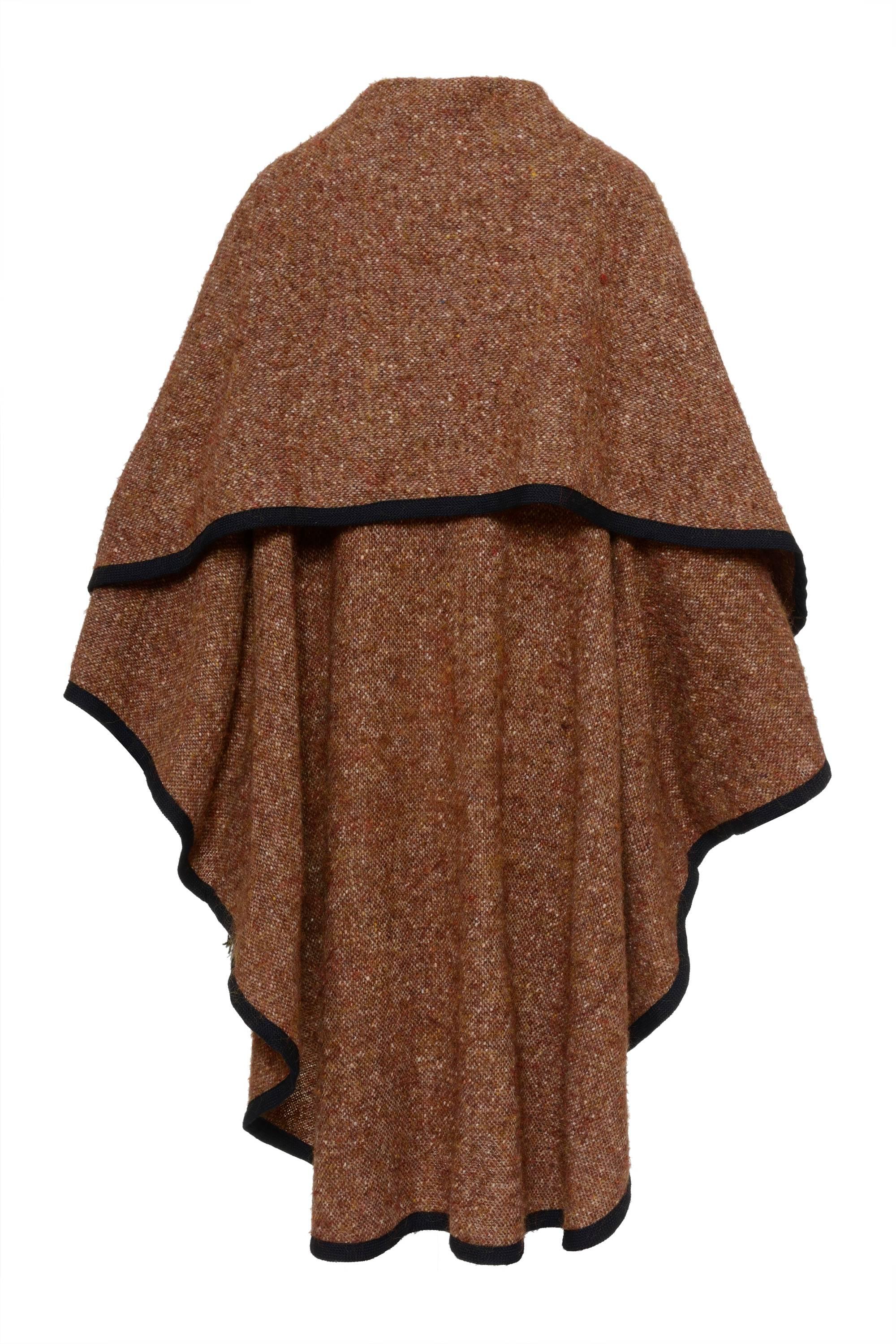 Givenchy Brown Weave Wool Cape, 1980s  In Excellent Condition For Sale In Milan, Italy