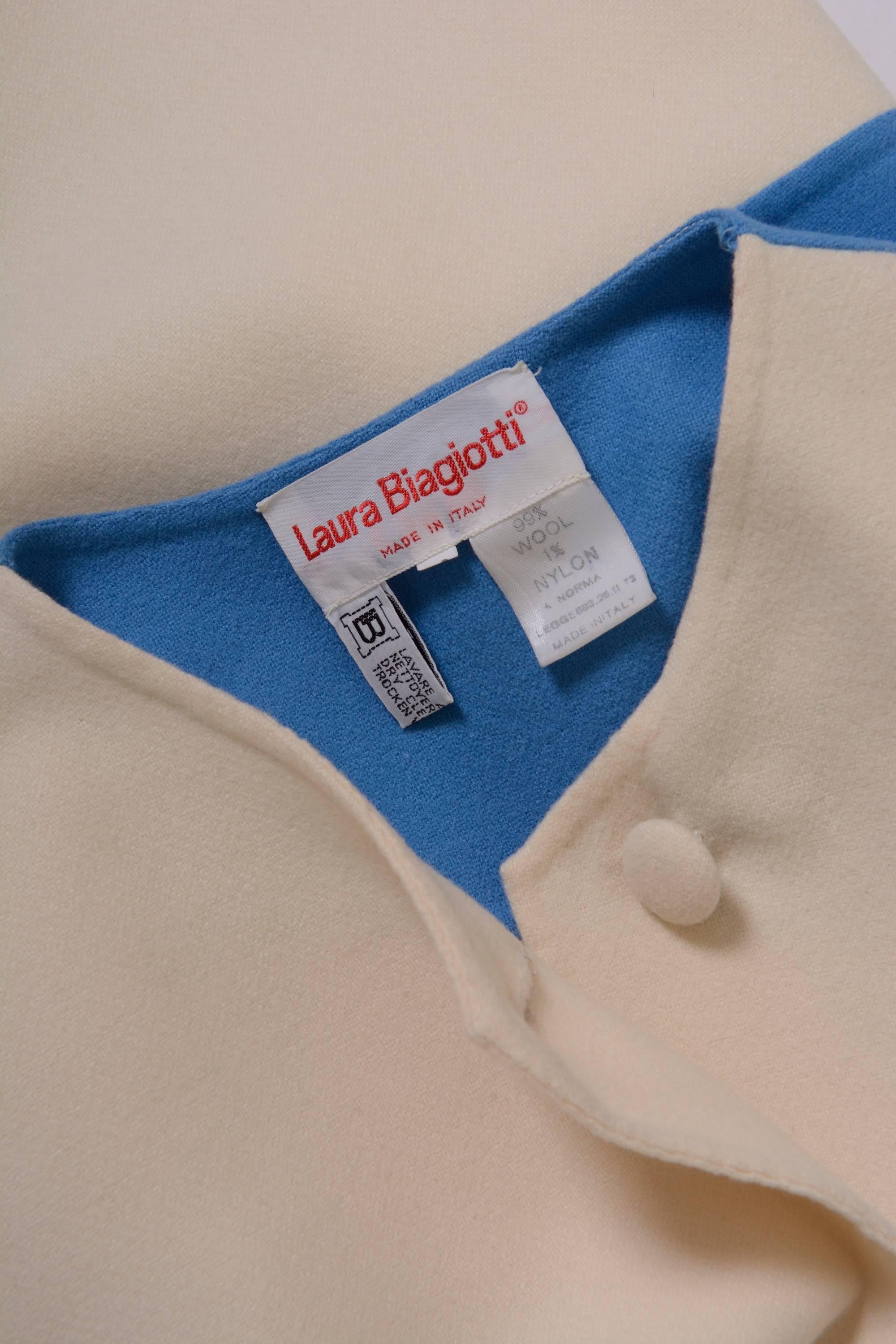 Laura Biagiotti White And Blue Sky Patchwork Oversize Tent Coat,  1990s  In Excellent Condition For Sale In Milan, Italy