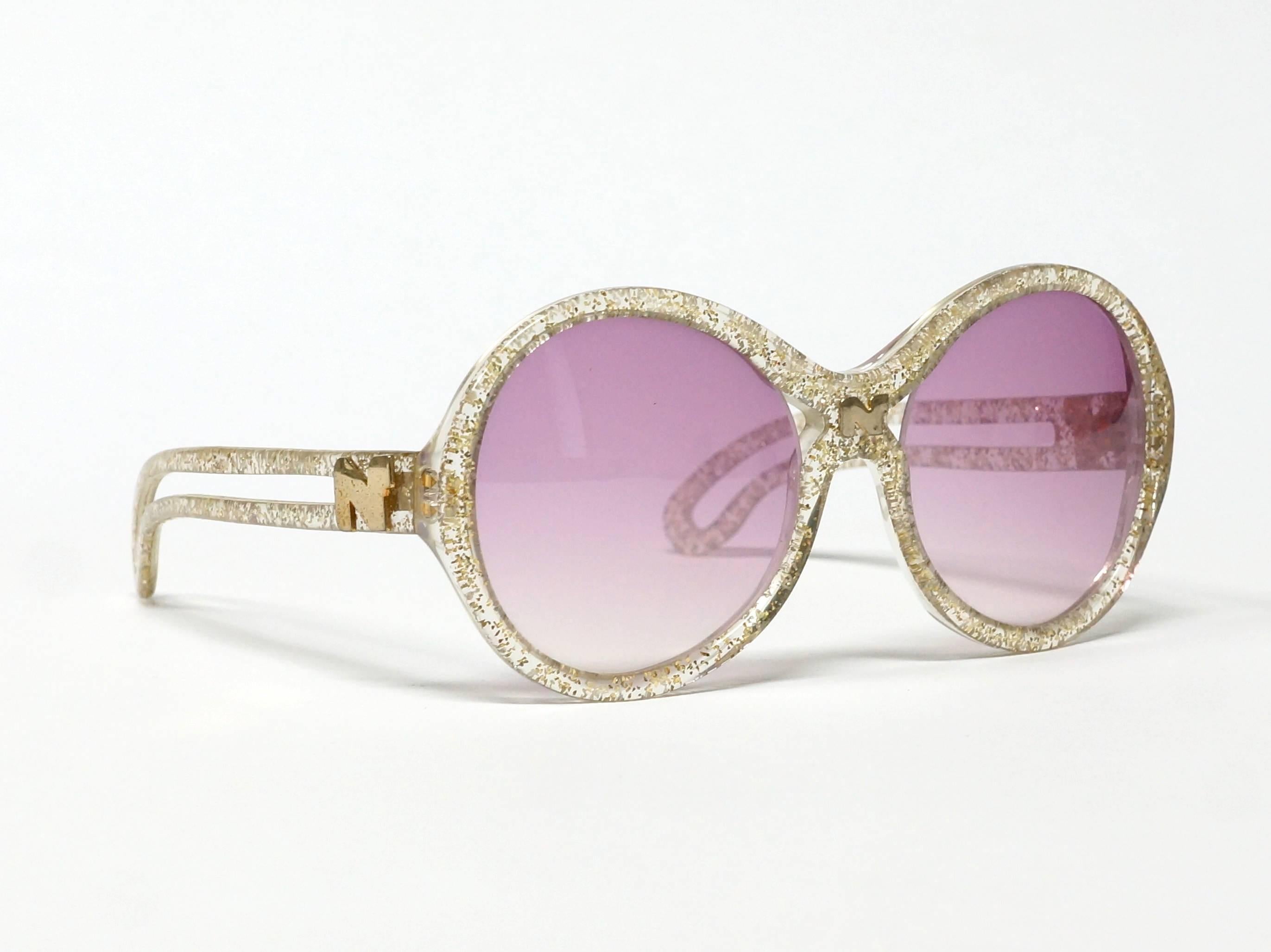 1970s Nina Ricci Gold and Glitter Sunglasses  In New Condition For Sale In s' Heer Arendskerke, Zeeland