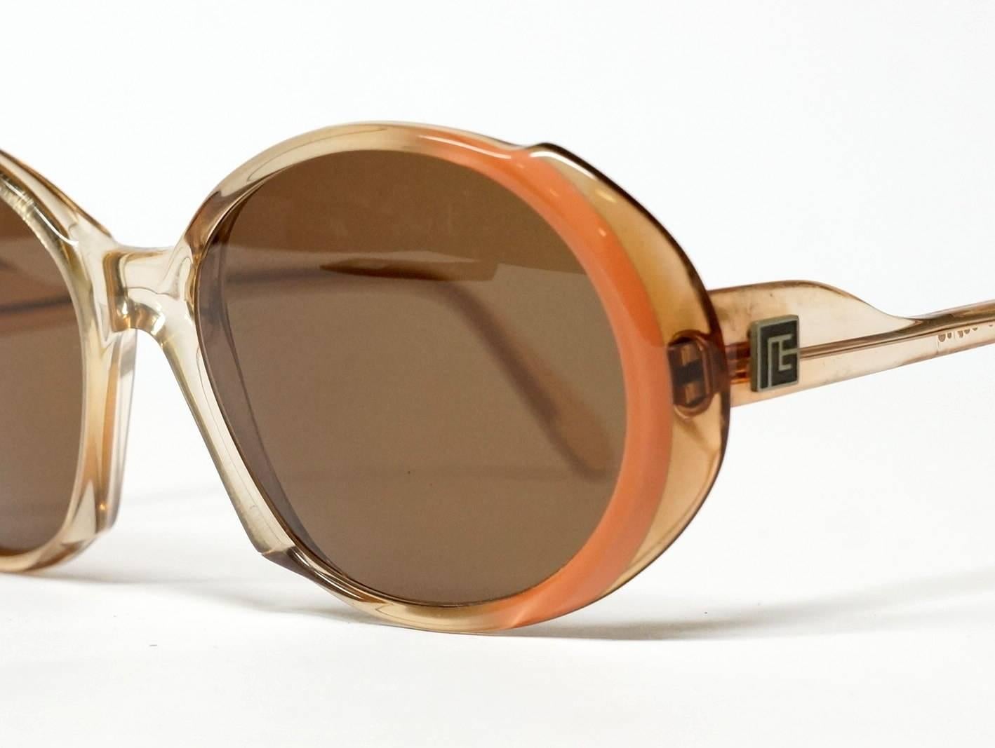 1970s French Vintage Sunglasses by Pierre Balmain  For Sale 4