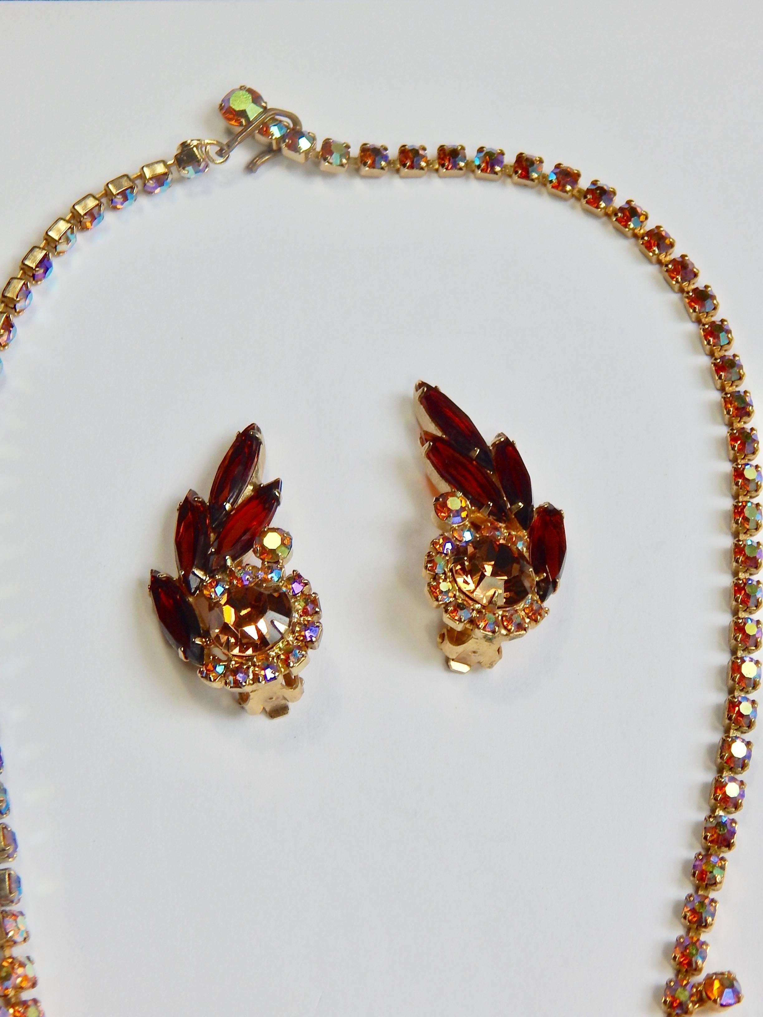 1950s Rhinestone Necklace and Earrings Set In Excellent Condition For Sale In Long Island City, NY