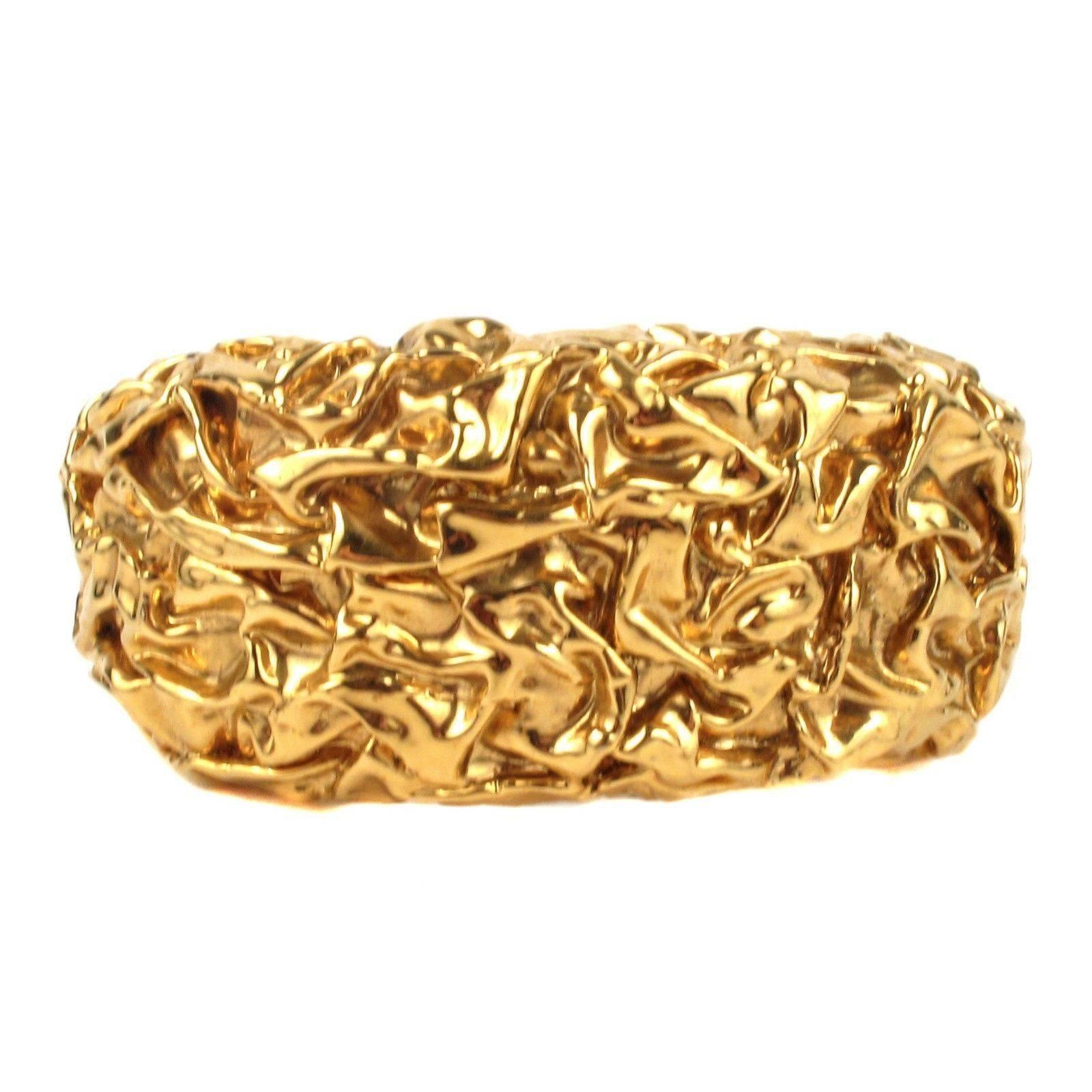 Color: Gold

Material: Metal

Size: Fits like a size Small

------------------------------------------------------------
 
Details:

- textured metal

- magnetic closure

- stamped 2 CC 3 - from collection 23

- item #