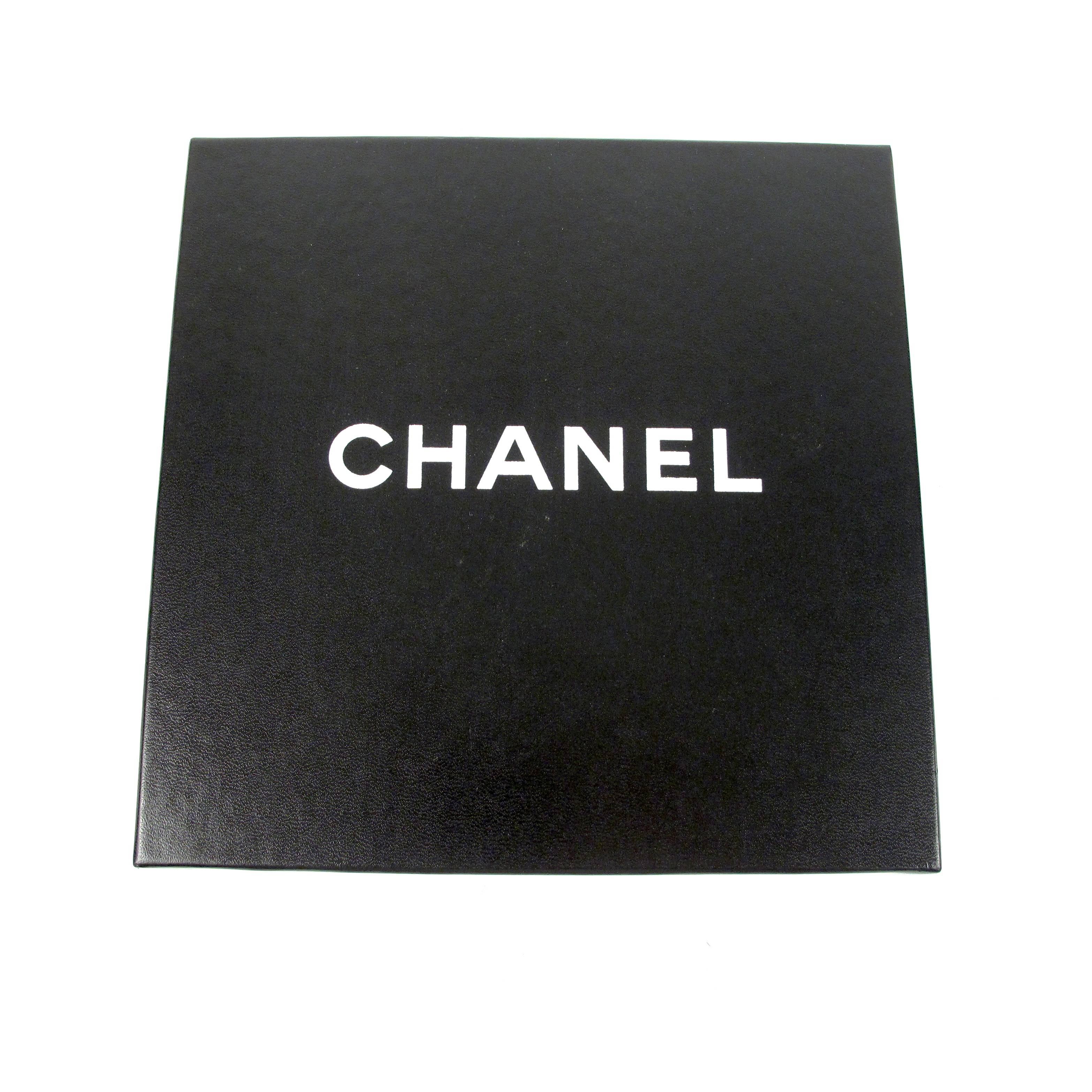 Chanel Clutch Bag - Green Leather Mirror CC Logo Minaudiere Handbag Tube Gripoix 6
