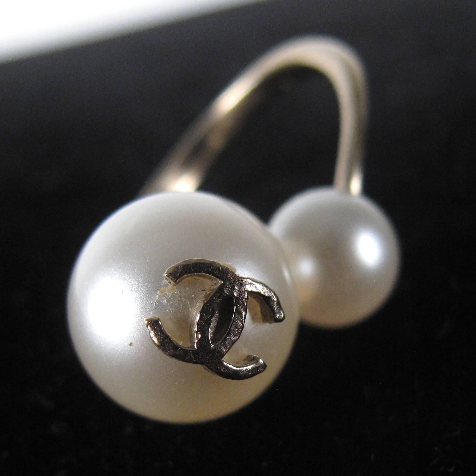 Chanel Double Pearl Ring - 2014 - Size US 6.5 - Gold CC Logo Charm 14S In Good Condition In Prahran, Victoria