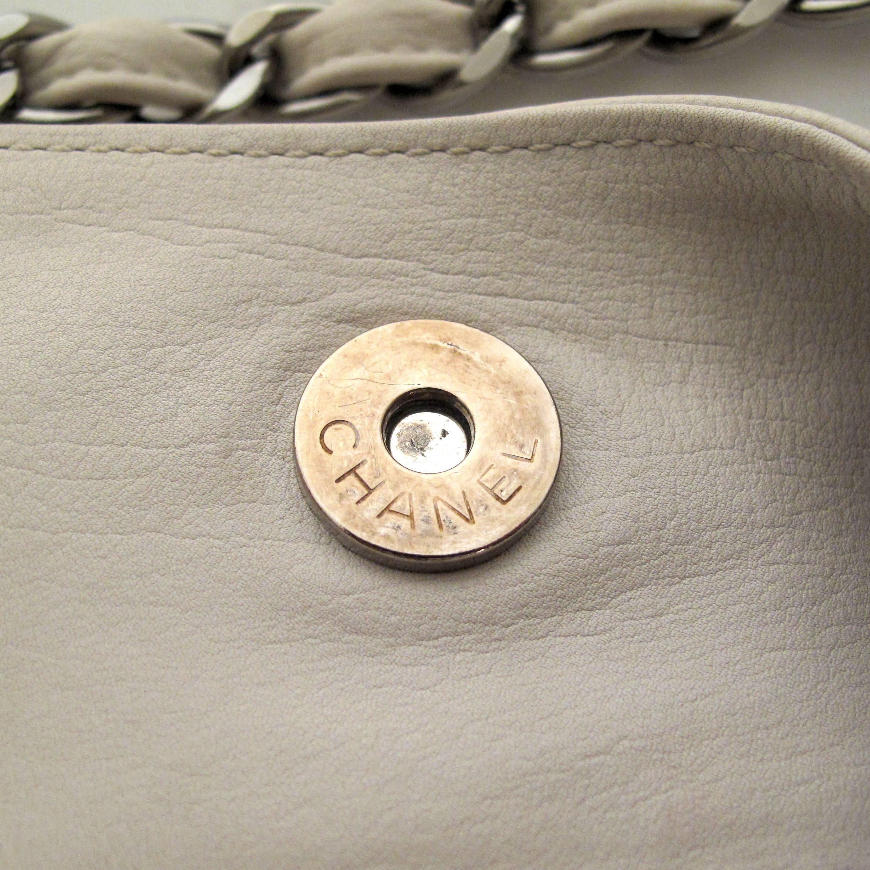 Women's Chanel Leather Handbag - White Quilted Silver CC Charm Chain Bag Coco Cabas