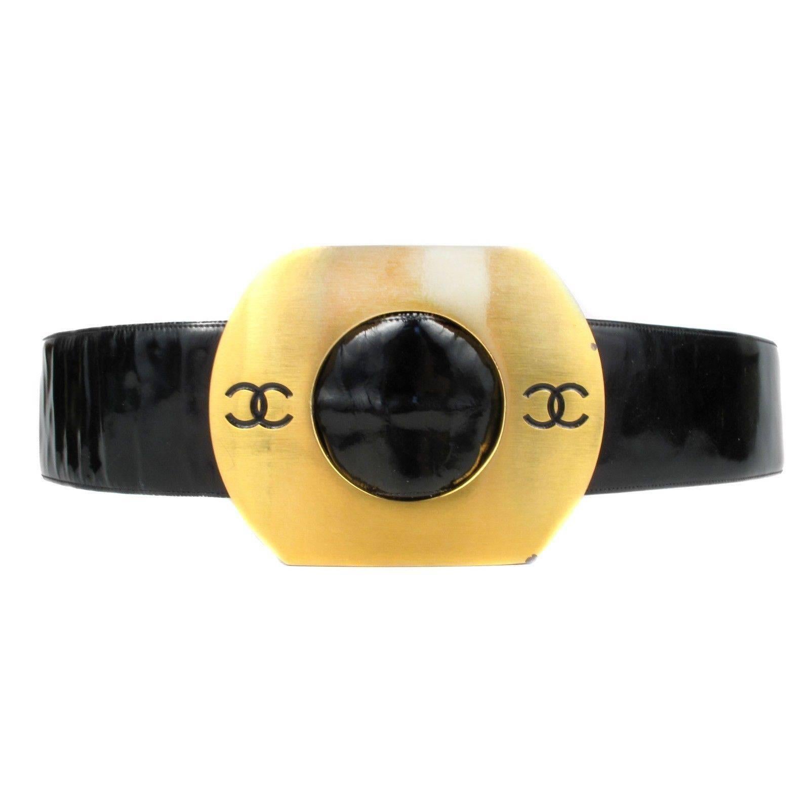 Chanel Belt - Size 65 - Vintage Black Patent Leather CC Logo Gold Buckle Charm For Sale