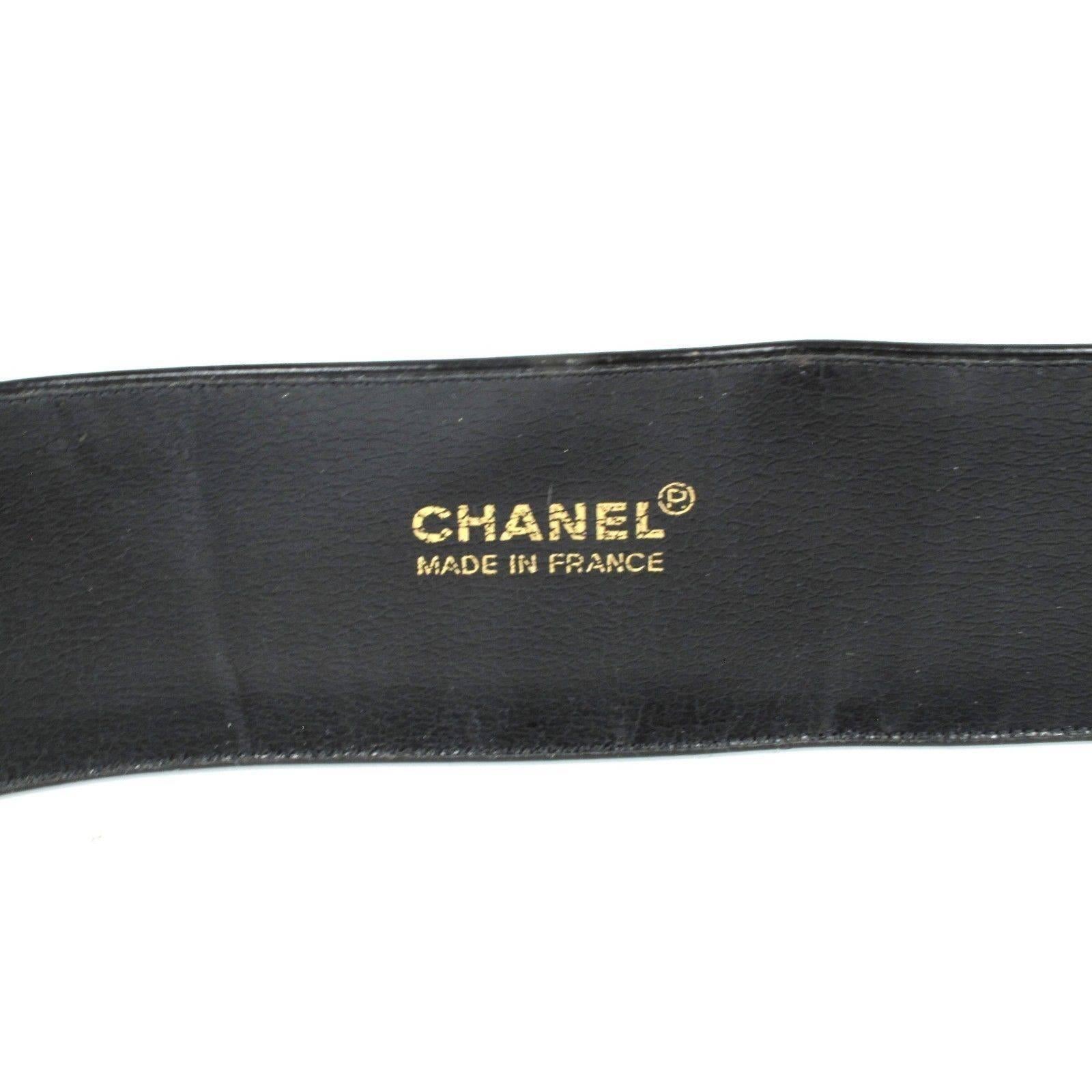 Chanel Belt - Size 65 - Vintage Black Patent Leather CC Logo Gold Buckle Charm For Sale 2