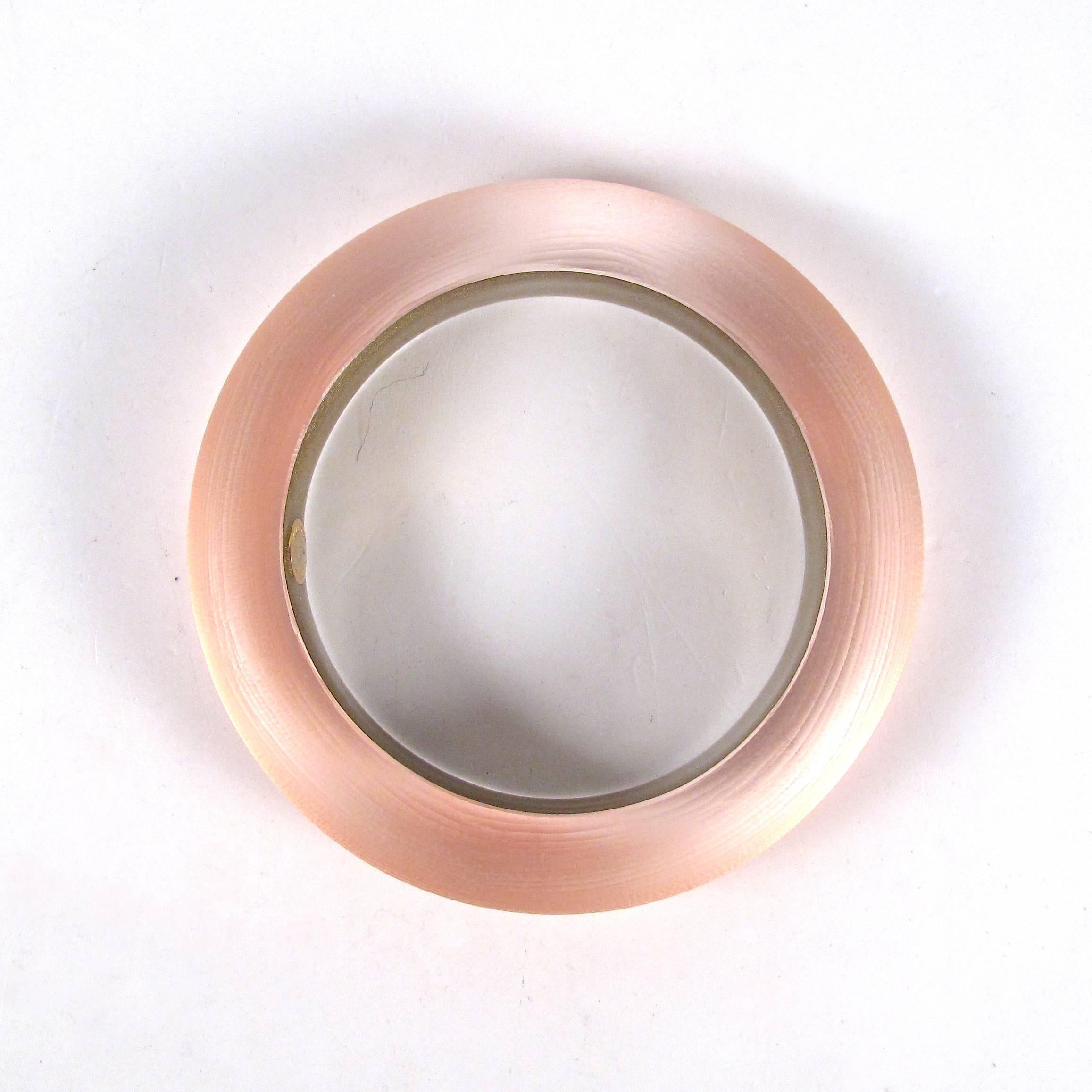 Alexis Bittar - Thin Bangle Bracelet

Color: Pink

Material: Resin 

------------------------------------------------------------

Details:

- gold tone hardware

- stamped 