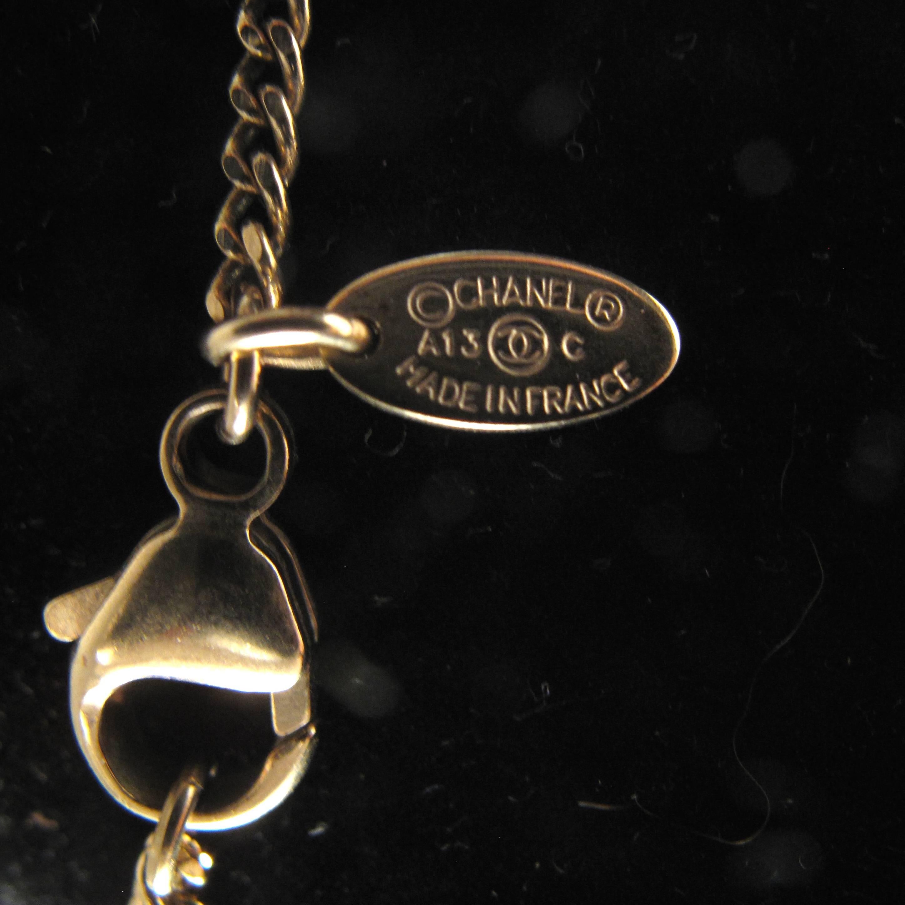 Chanel Crystal Necklace - 2013 Gold CC Logo Chain Charm Pendant A13C In Excellent Condition In Prahran, Victoria