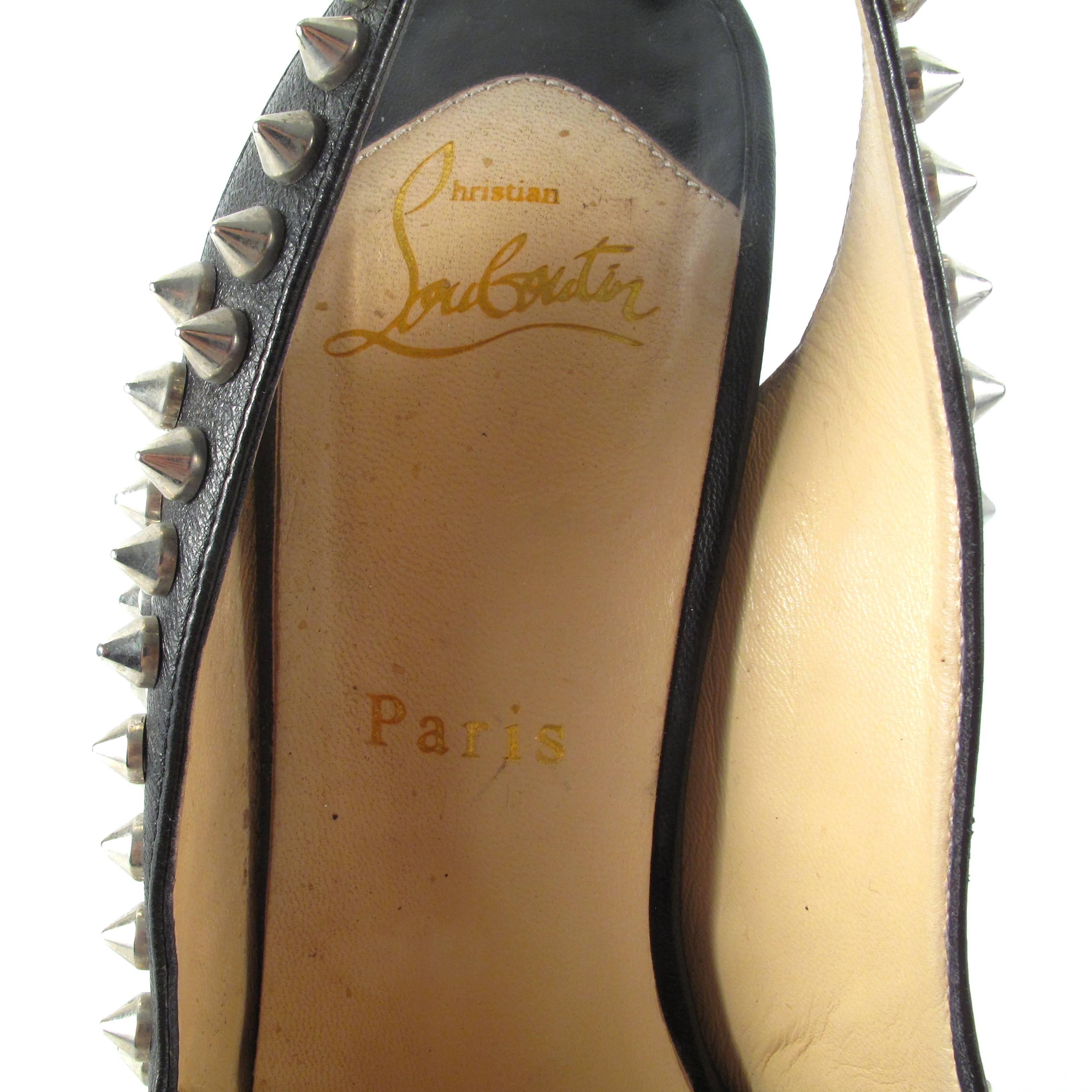 Christian Louboutin Heels - 9 - 39 - Black Leather Studded Bow Clou Noued Pumps In Good Condition In Prahran, Victoria
