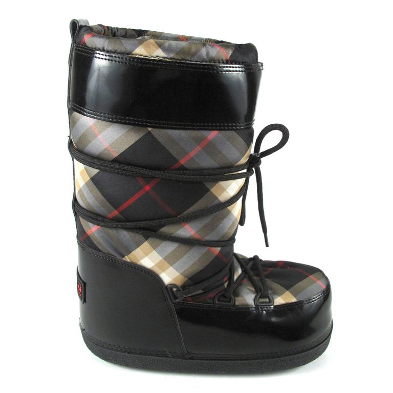 Burberry Snow Boots - New - US 7 - 37 - Black Plaid Leather Moon Lace Up  Shoes at 1stDibs | burberry moon boots