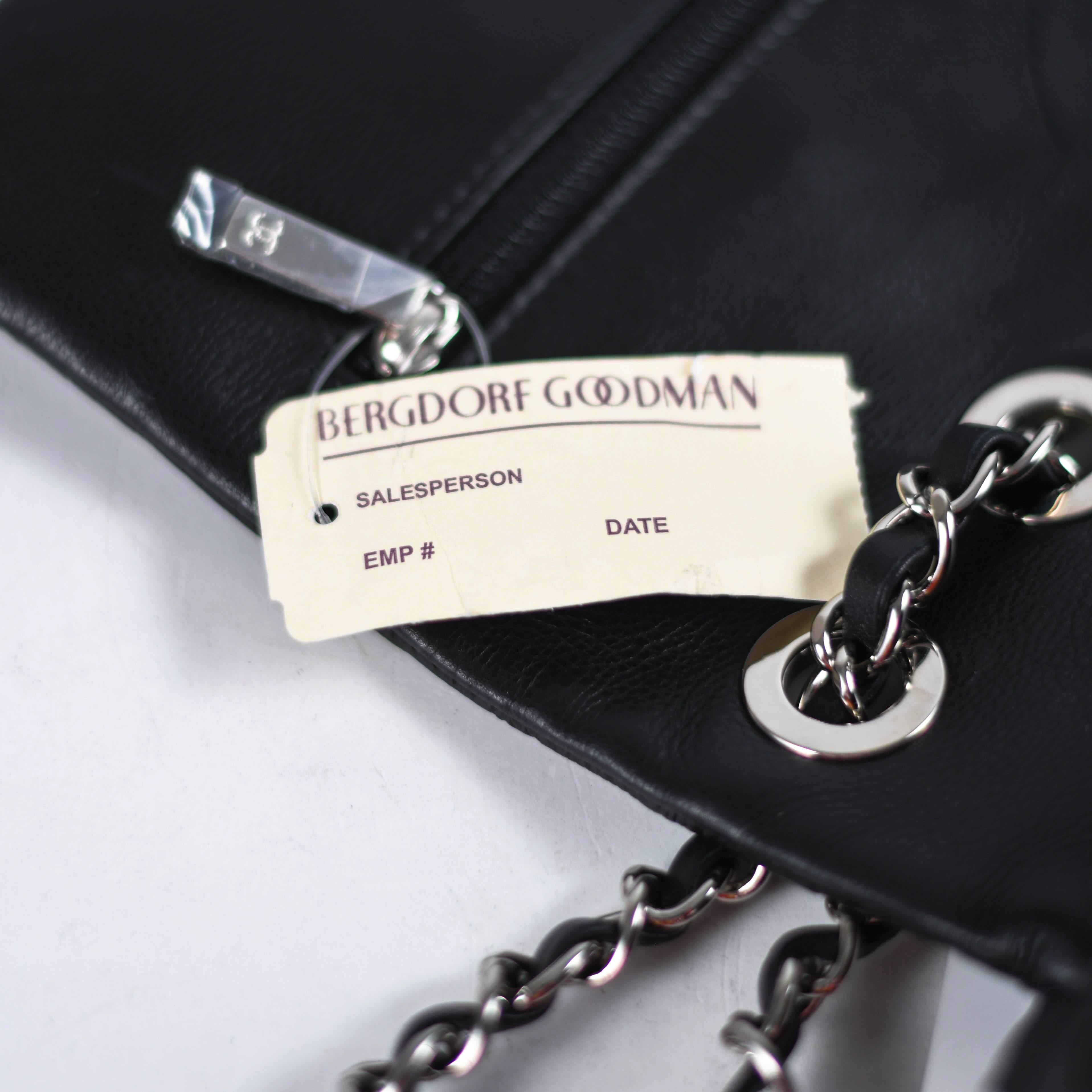 Chanel new Maxi Lucky Charms Symbols Bag - Black Leather CC Logo Flap Embossed 6