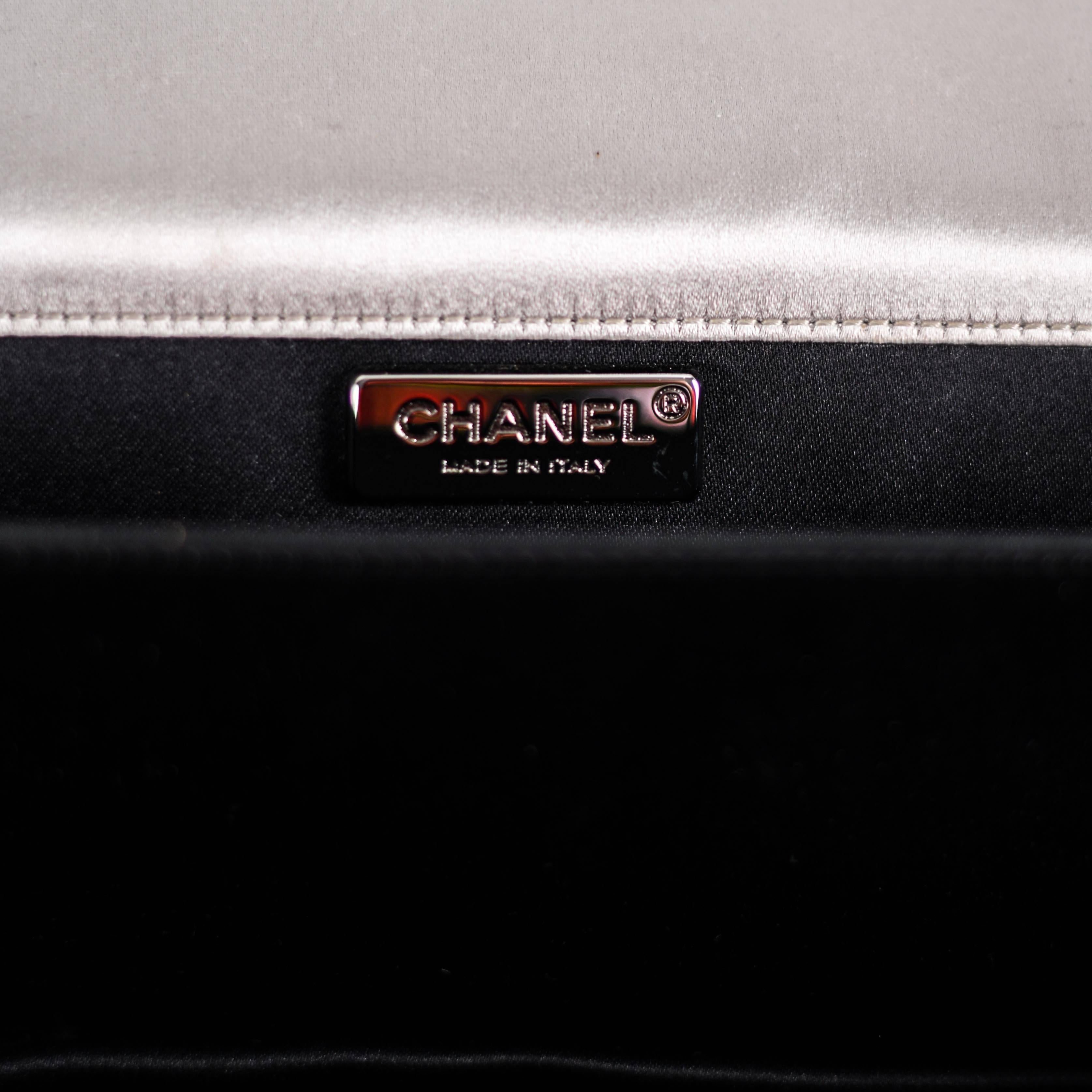 Chanel Lace Crystal Bow Clutch - 2009 Black White Satin CC Logo Silver Handbag For Sale 2