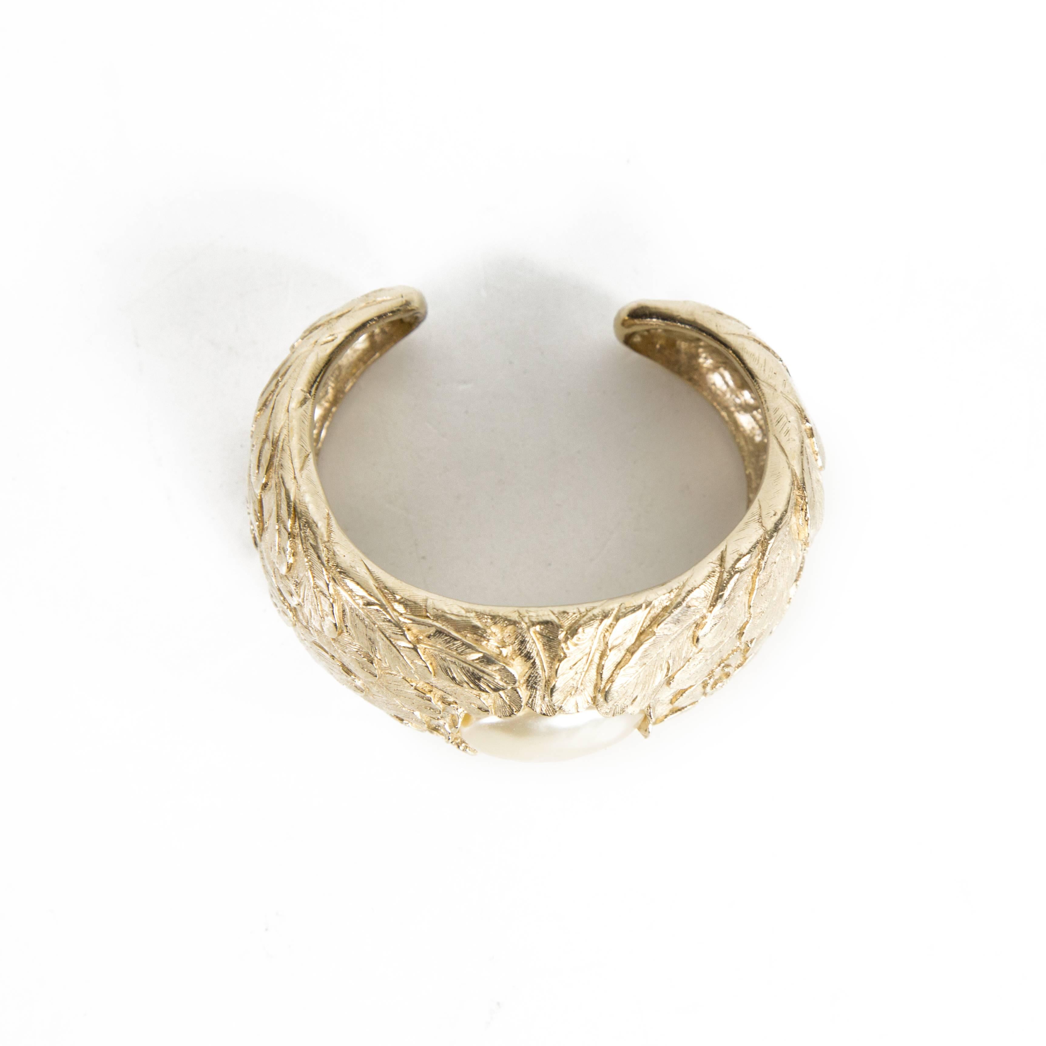 Chanel Bracelet - Cuff Gold Feather Textured Pearl XL Wide Bangle CC Charm 03A In Good Condition In Prahran, Victoria