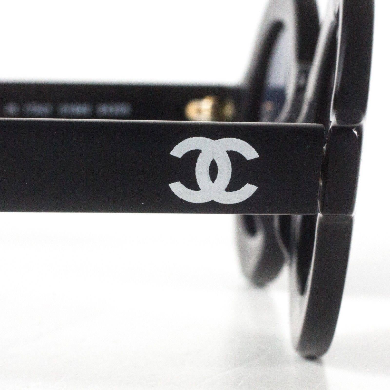 Women's Chanel Most Wanted Sunglasses Round Paris Logo Vintage Black CC Logo Half Tint For Sale