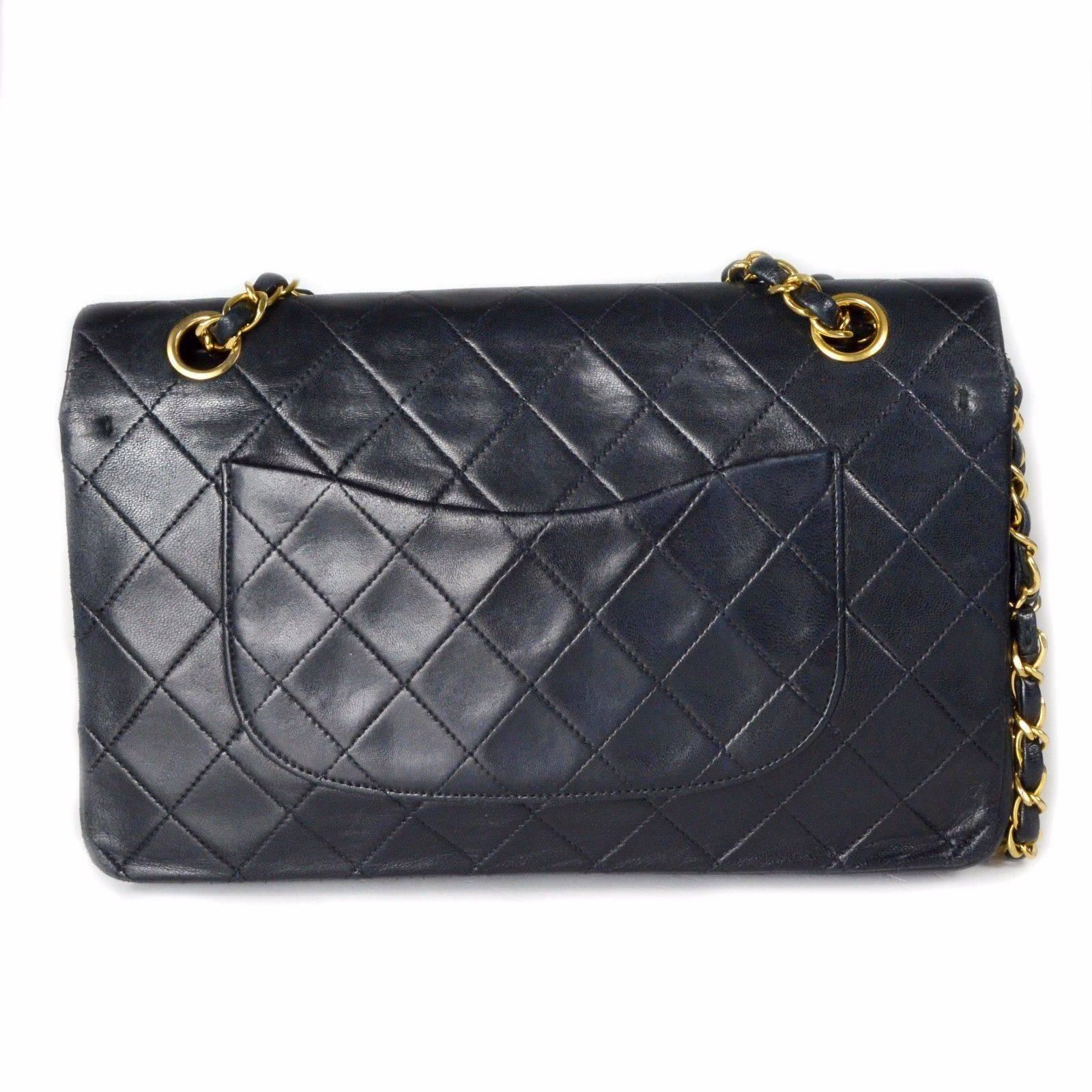 Chanel Medium Black Leather Bag - Quilted Double Flap CC Gold Shoulder Handbag In Good Condition In Prahran, Victoria
